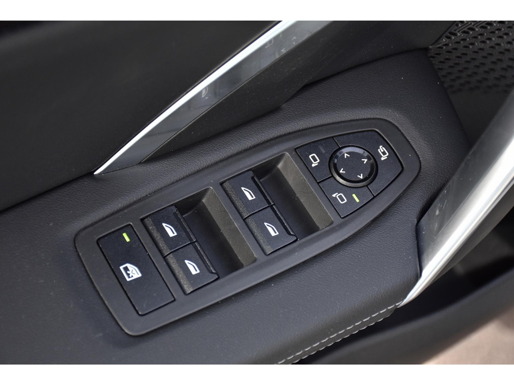 BMW iX1 eDrive20 xLine 66,5 kWh PANO CUIR MEMO ACC CAM360 HUD 1°MAIN (2025) - Foto 23