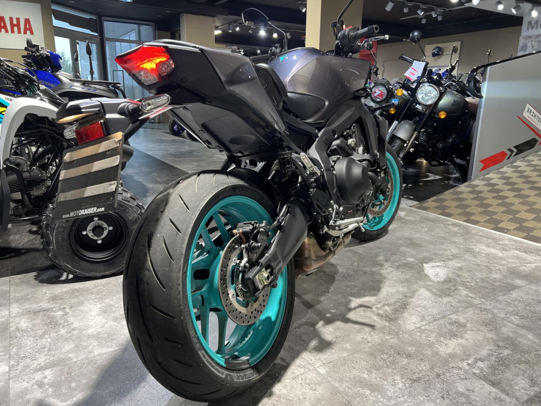 Yamaha MT09 Y-AMT (2024) - Photo 3