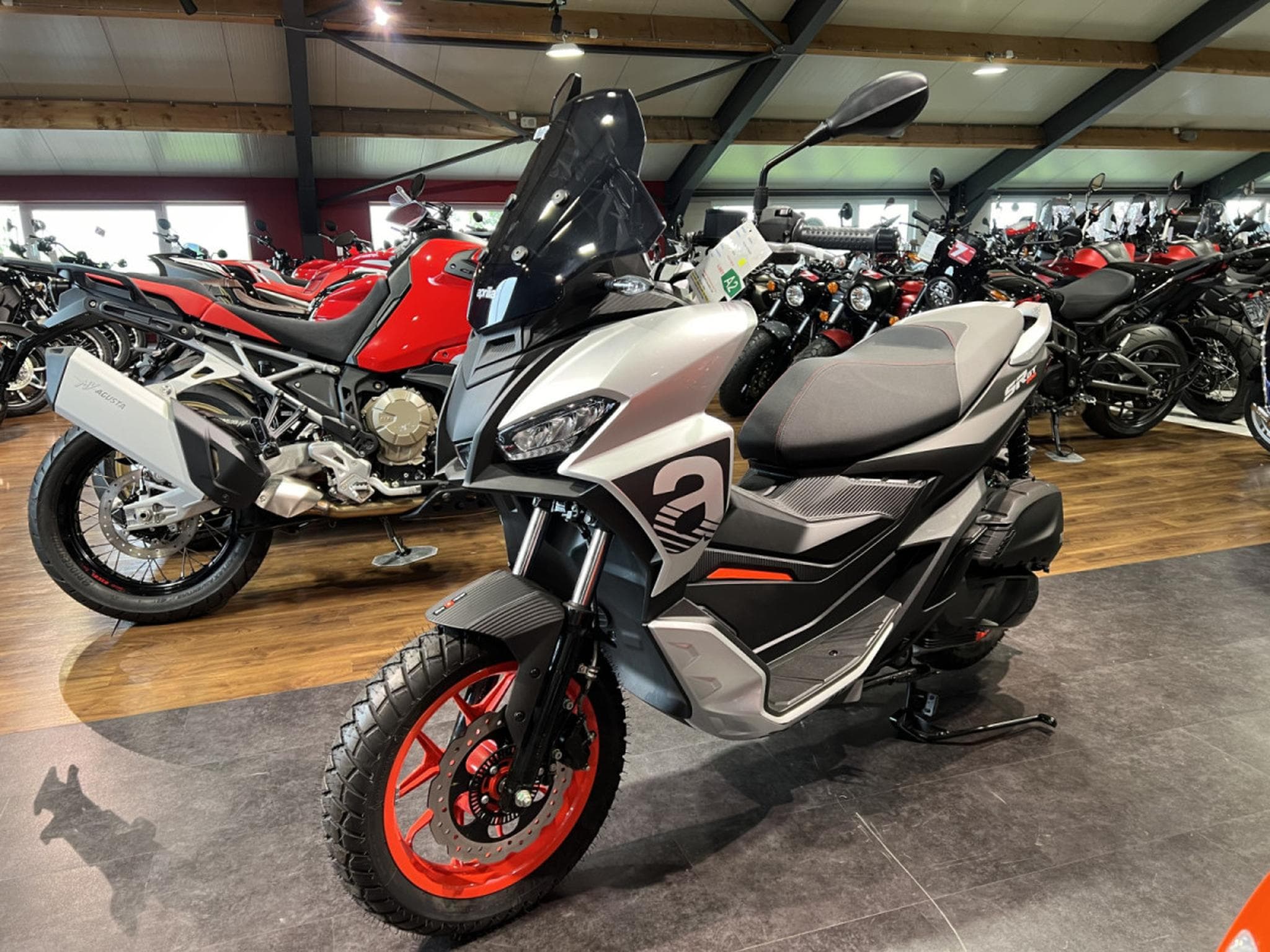Aprilia SR 200 GT SPORT (2026) - Foto 2