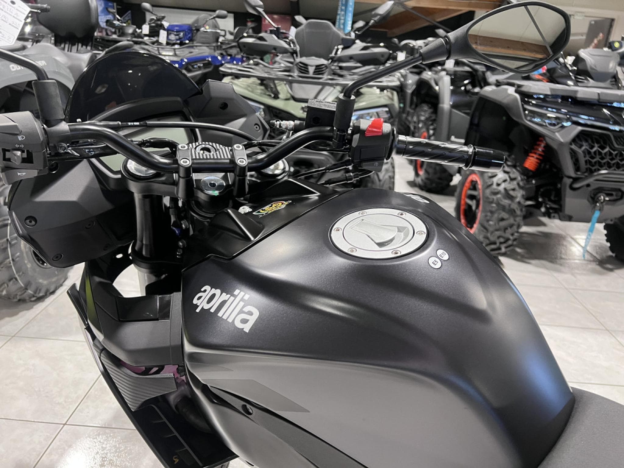 Aprilia Tuono 125 (2025) - Foto 4