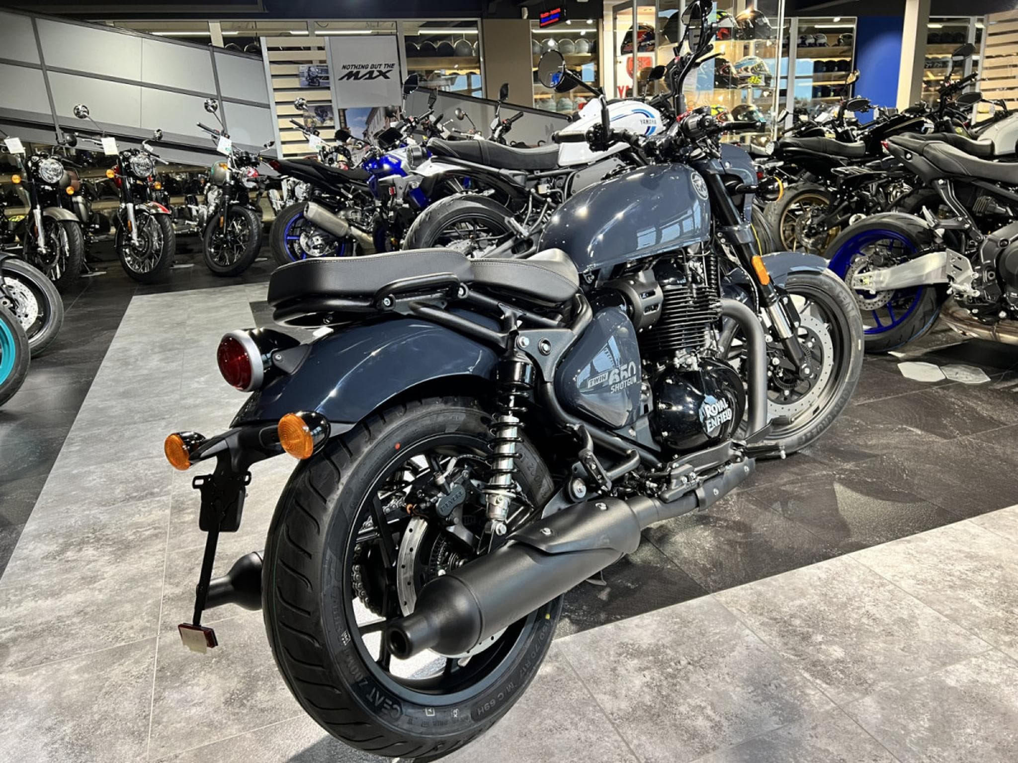 Royal Enfield Shotgun 650 sheetmetal grey (2026) - Photo 3