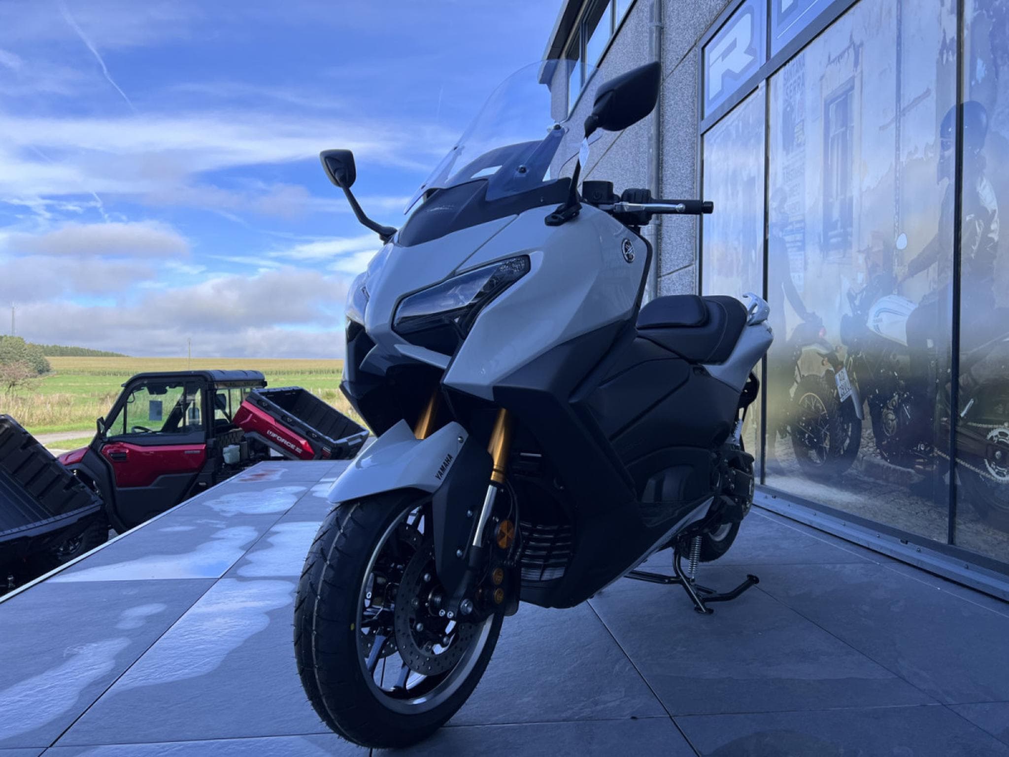 Yamaha T-Max TECHMAX (2026) - Foto 2