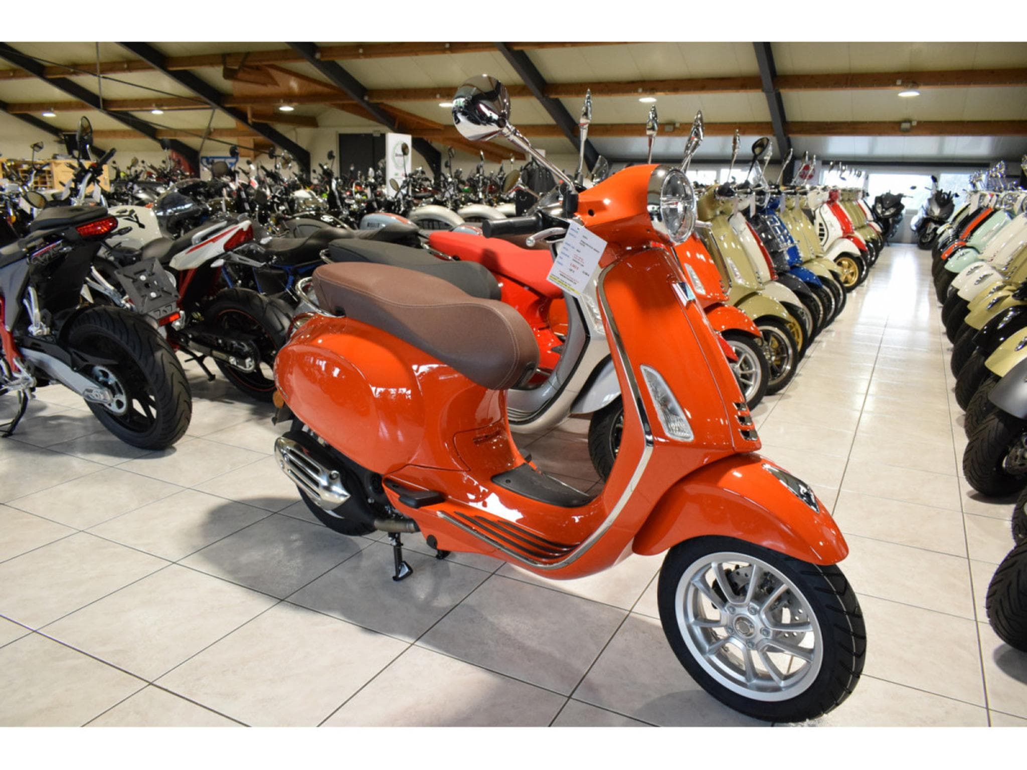 Vespa Primavera ORANGE PASTEL (2024) - Photo 7