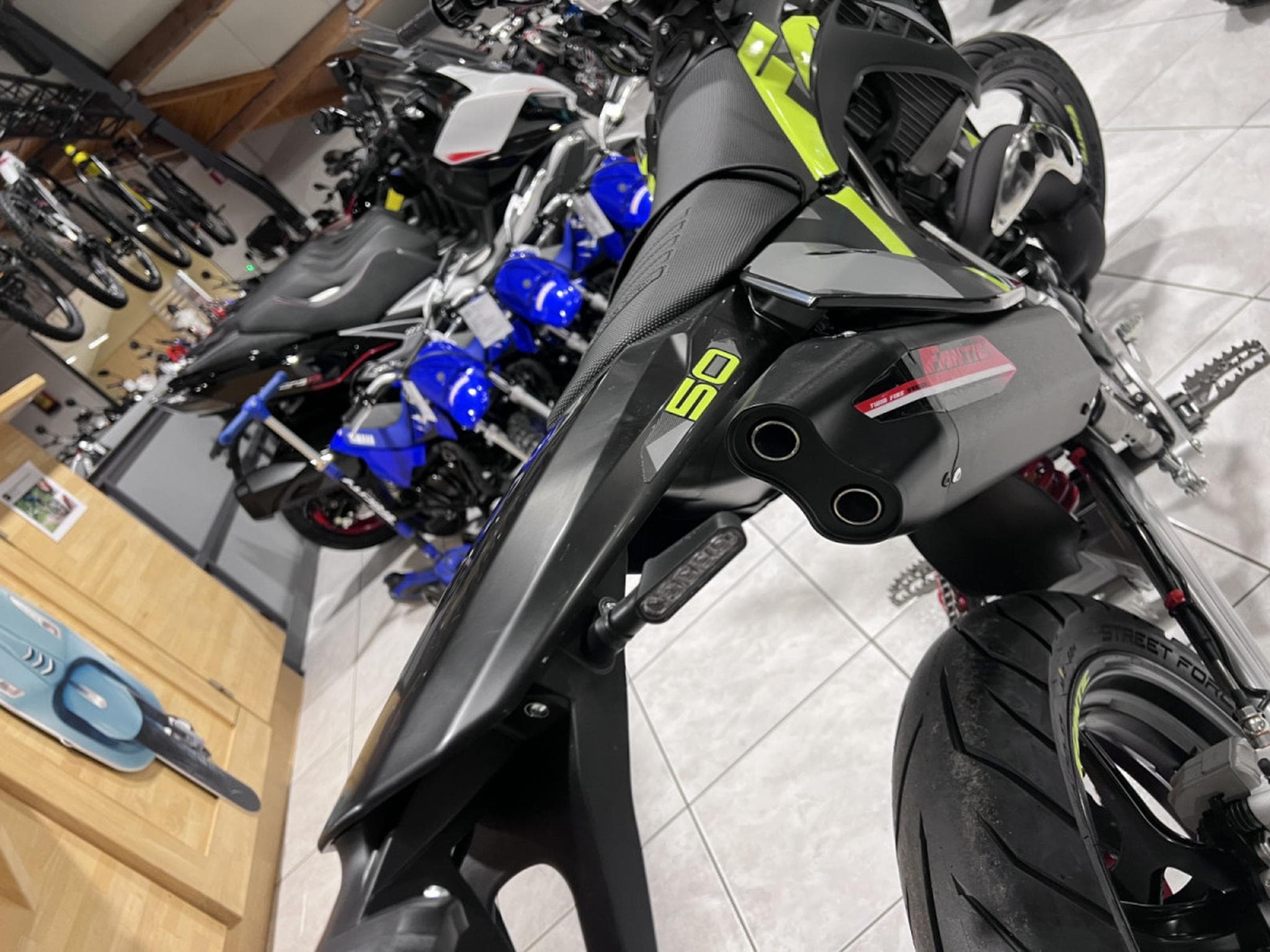 Fantic Motard PERFORMANCE 2T (2026) - Foto 5