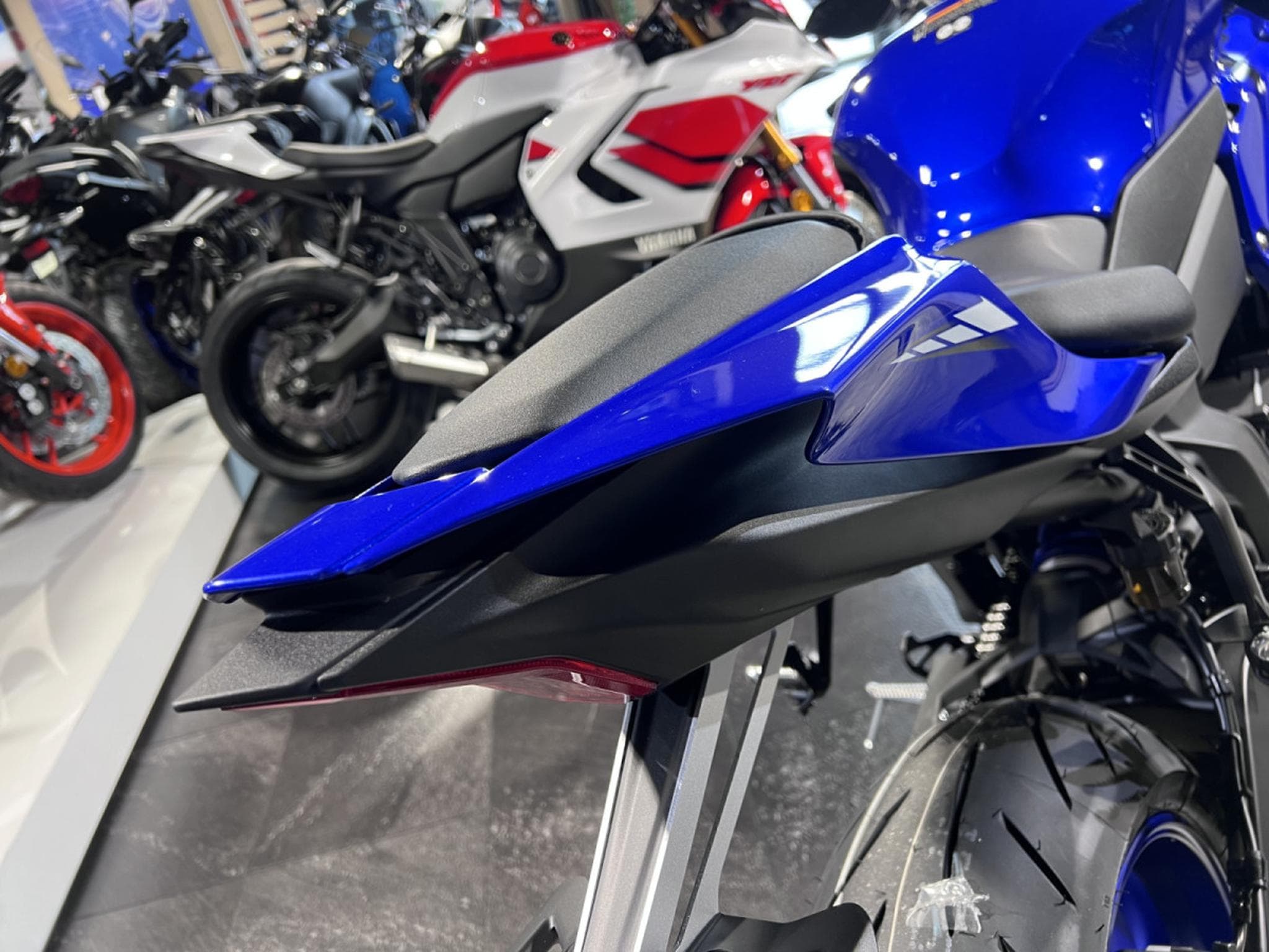Yamaha R7 (2026) - Photo 5