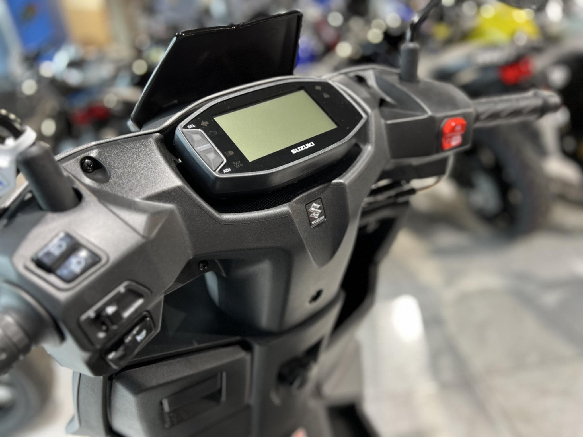 Suzuki Avenis 125 (2024) - Foto 4