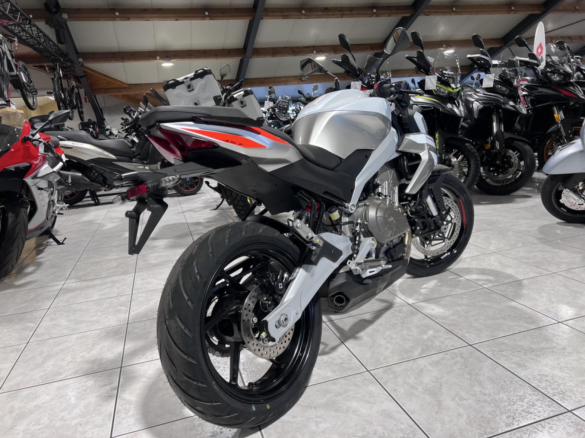 Aprilia Tuono 457 (2026) - Foto 3