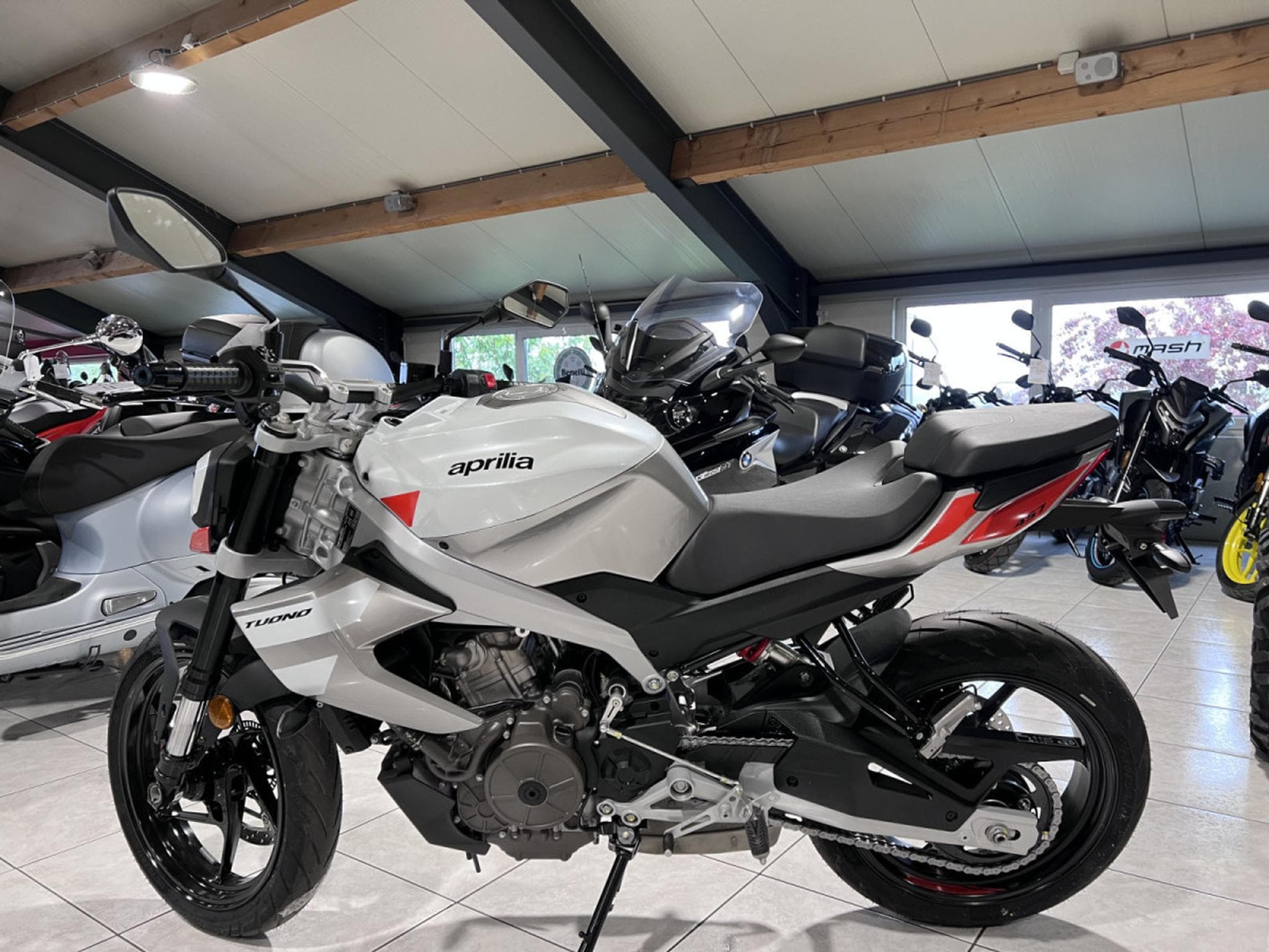 Aprilia Tuono 457 (2026) - Foto 4