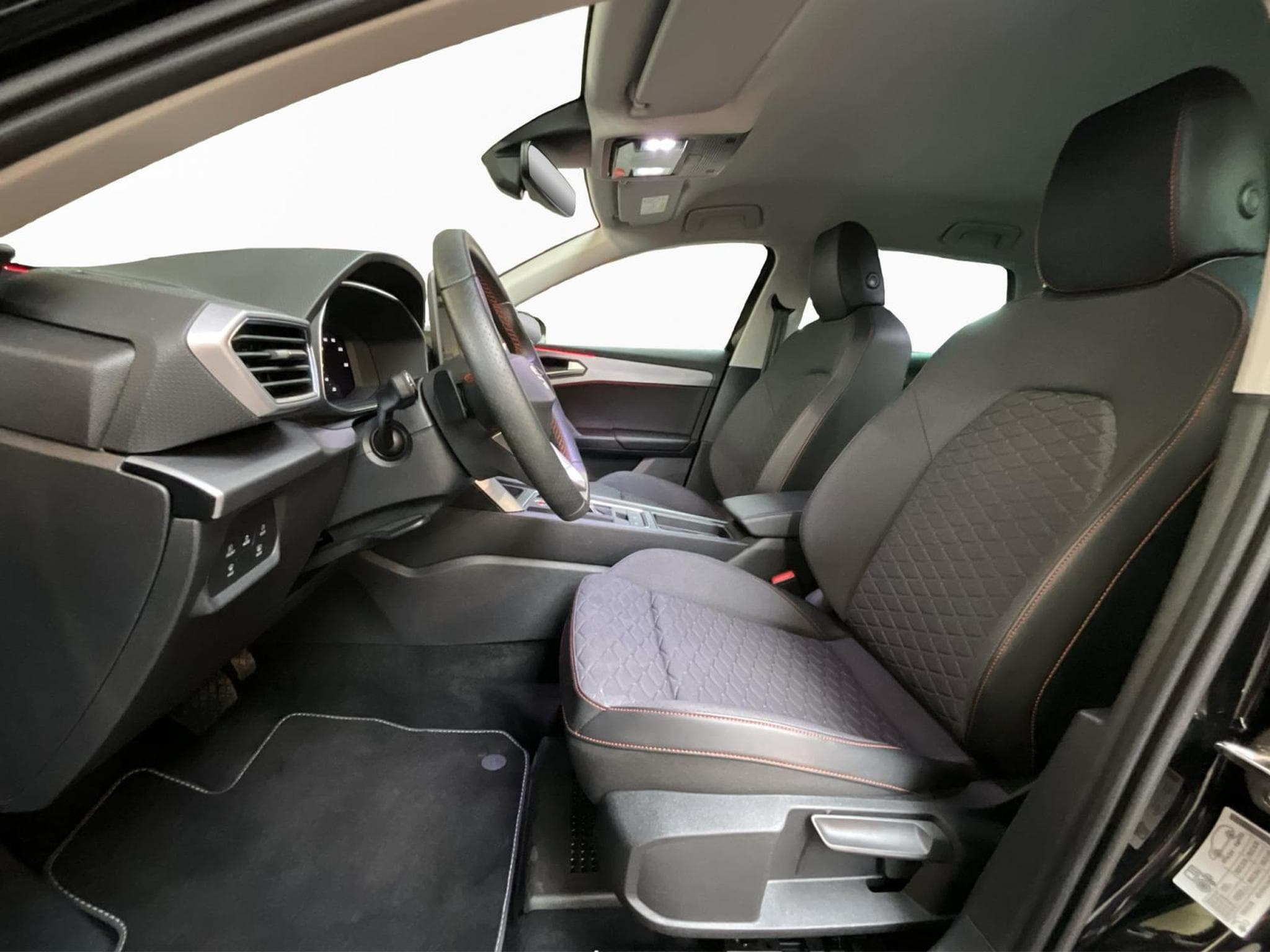 Seat Leon ST+FR+DSG+Led+Kessy+LM18+DAB (2025) - Photo 9