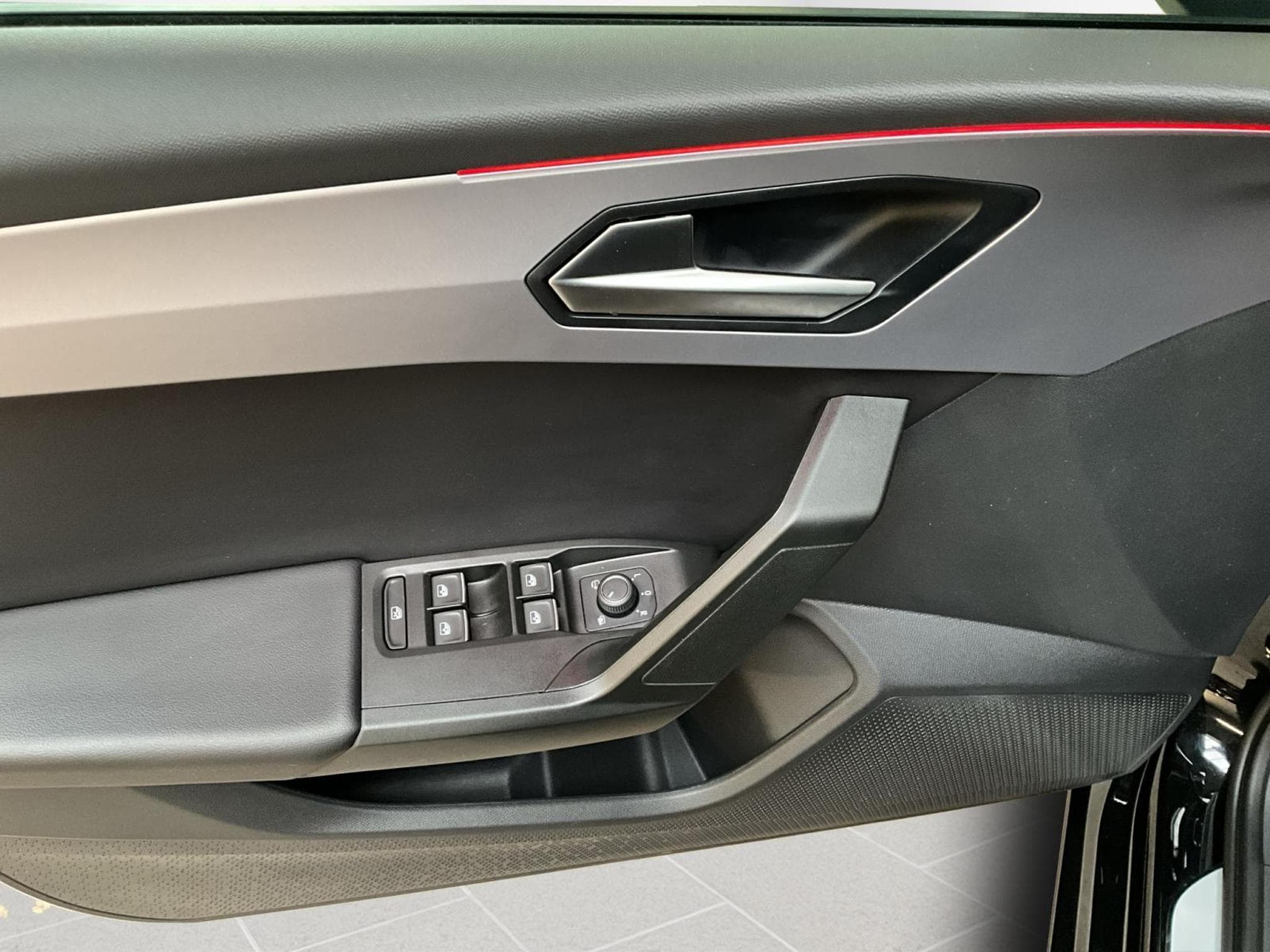 Seat Leon ST+FR+DSG+Led+Kessy+LM18+DAB (2025) - Photo 14