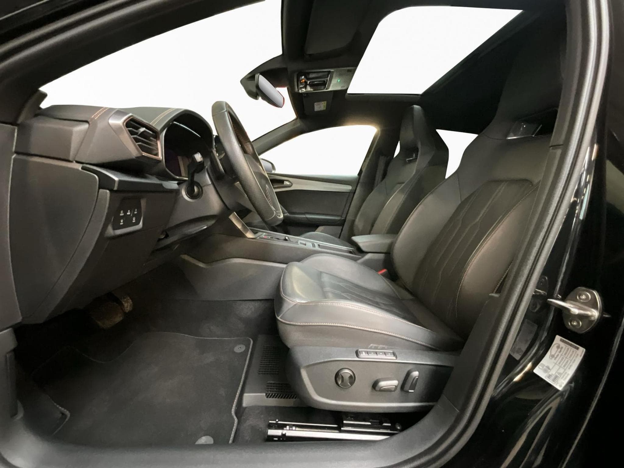 Cupra Leon DSG+BeatsAudio+Pano+Matrix+P.Leder (2023) - Photo 9
