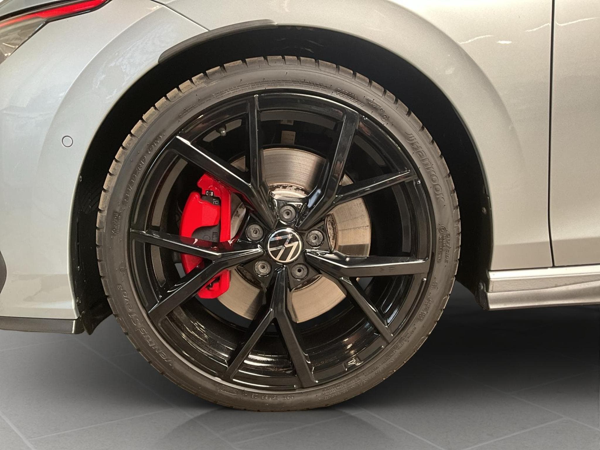 VW Golf GTI+DSG+360°+LM19+P.Leder+Pano+P.Tech. (2025) - Photo 8