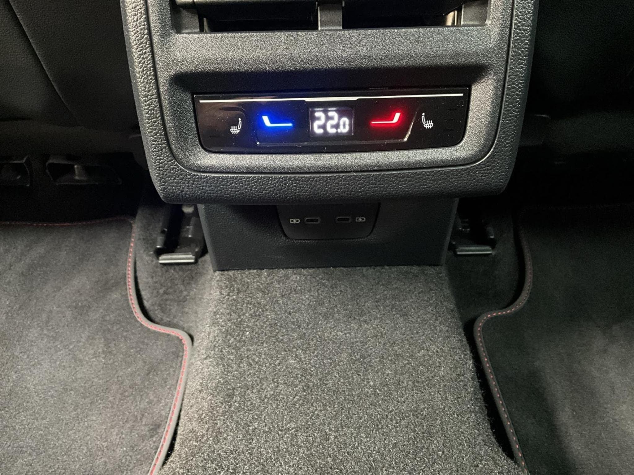 VW Golf GTI+DSG+360°+LM19+P.Leder+Pano+P.Tech. (2025) - Photo 21