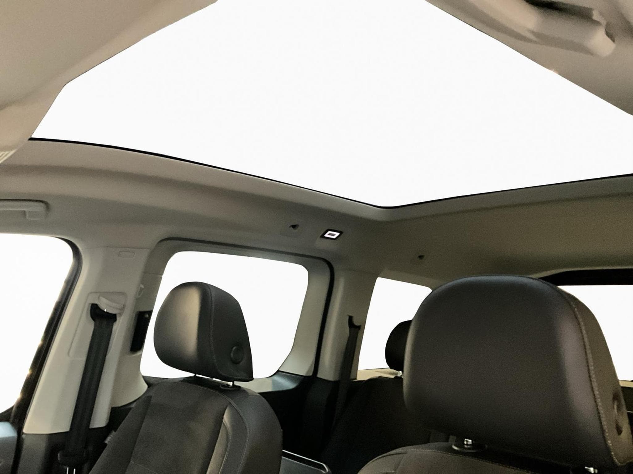 VW Caddy Style+DSG+LED+NAVI+Pano+DAB+Rear-View (2023) - Photo 15