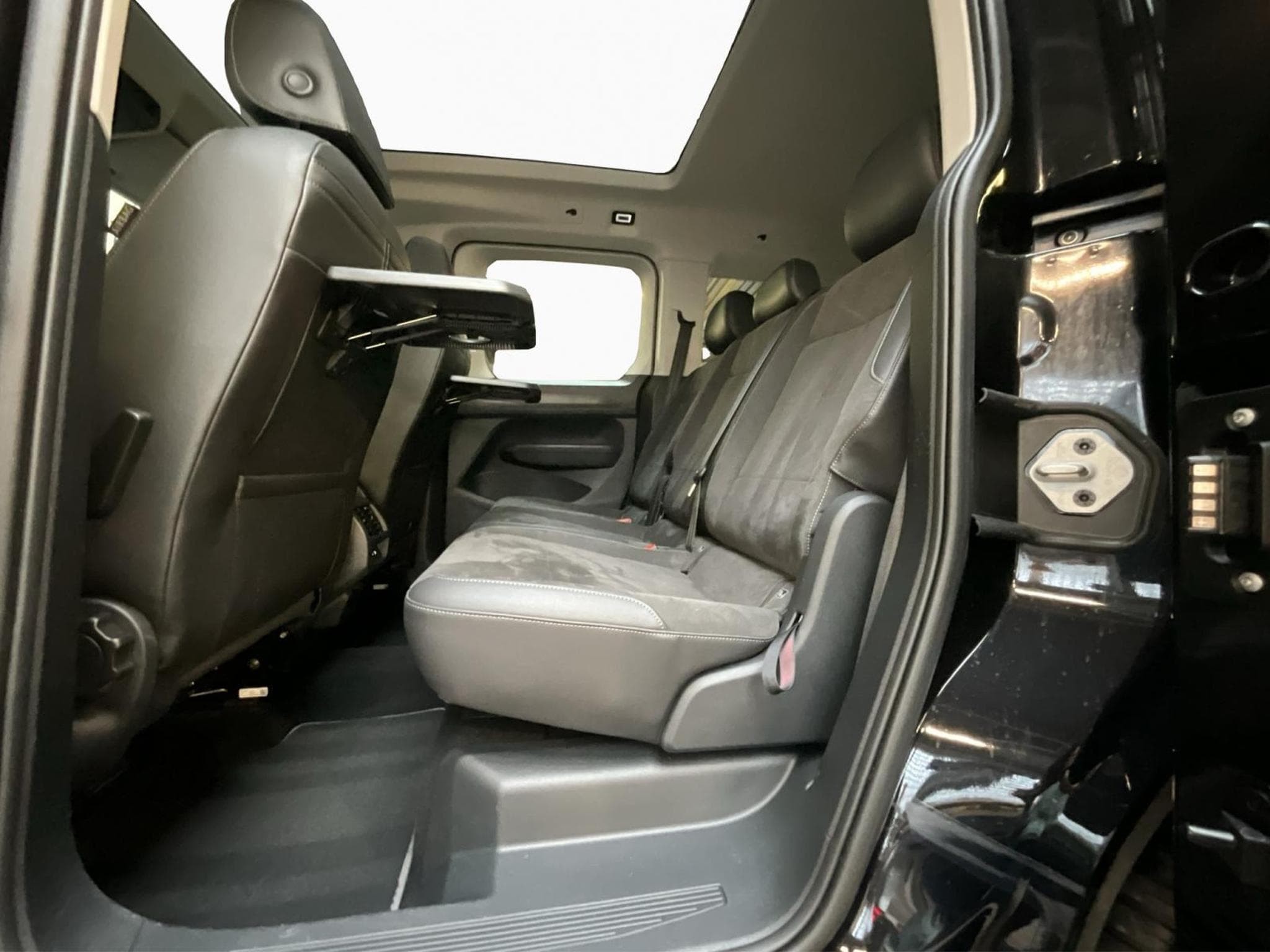 VW Caddy Style+DSG+LED+NAVI+Pano+DAB+Rear-View (2023) - Photo 16