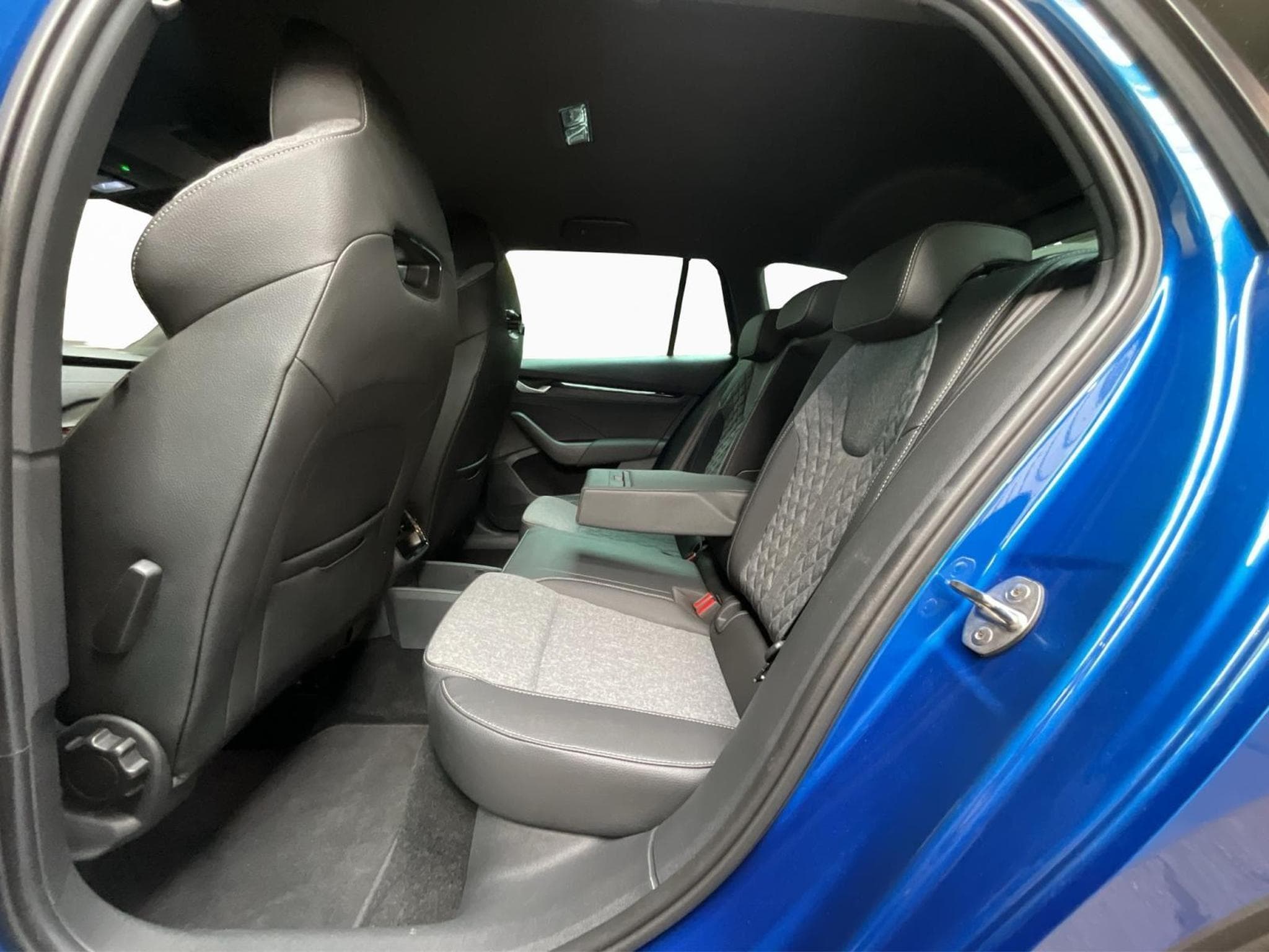 Skoda Octavia Sportline+DSG+LED+NAVI+AHK (2025) - Photo 15