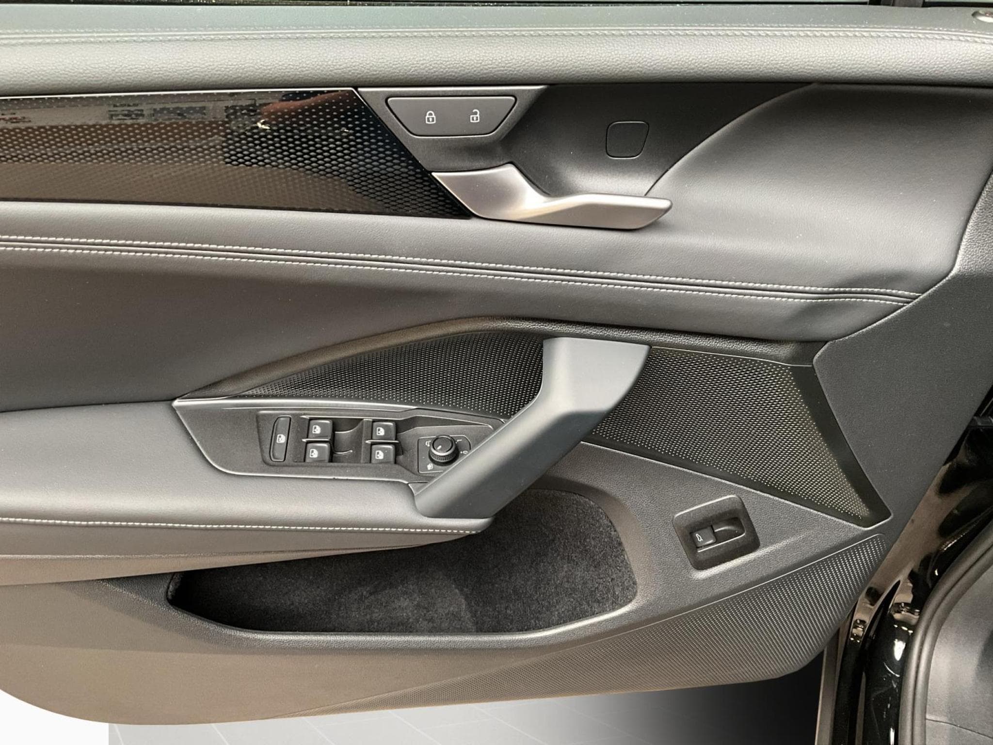 VW Tiguan Life+DSG+P.Design+P.Confort+LM17+Led+P.Select (2026) - Photo 14