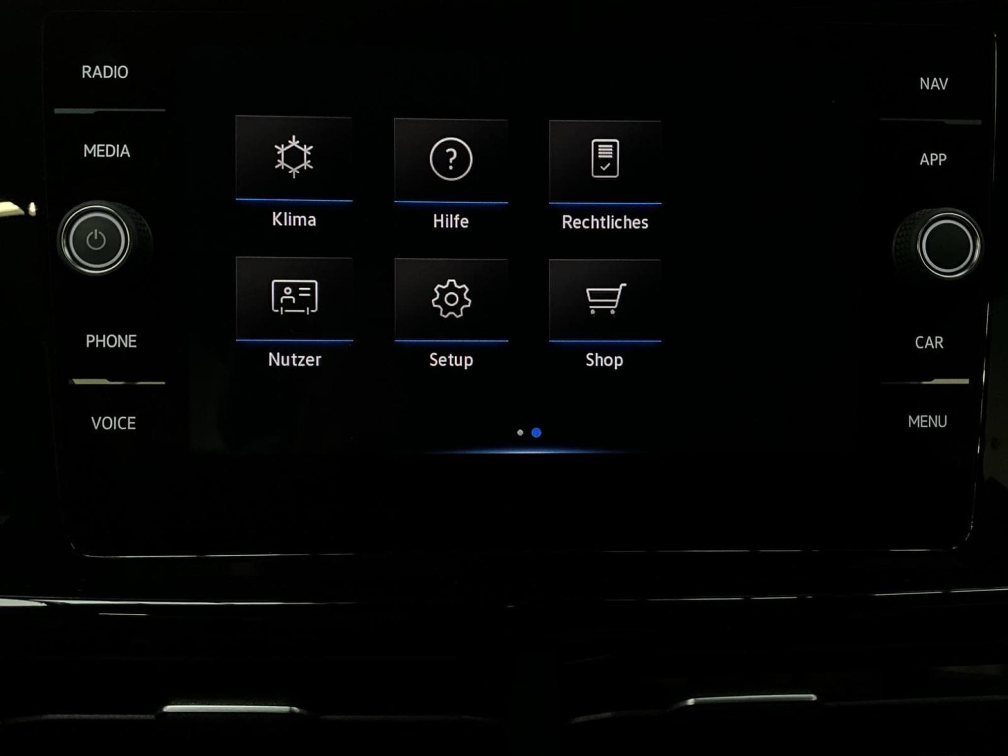 VW T-Roc R-Line+DSG+LM19+IQ-Light+Black-Style+Stand-H.+Keyless (2022) - Photo 18