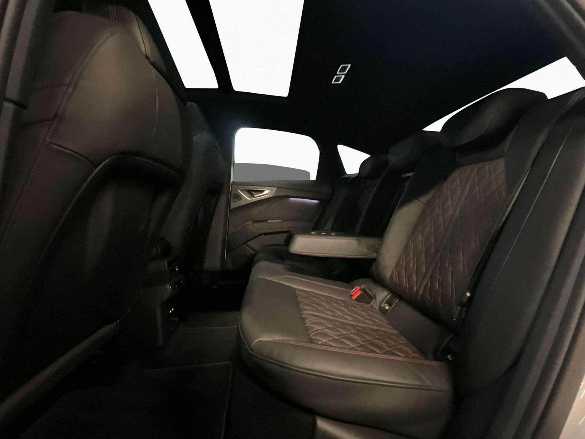 Audi Q4 e-tron 77kWh+SB+e-tron40+S-Line+P.Premium+Pano+Black-Style+Sonos (2022) - Foto 16
