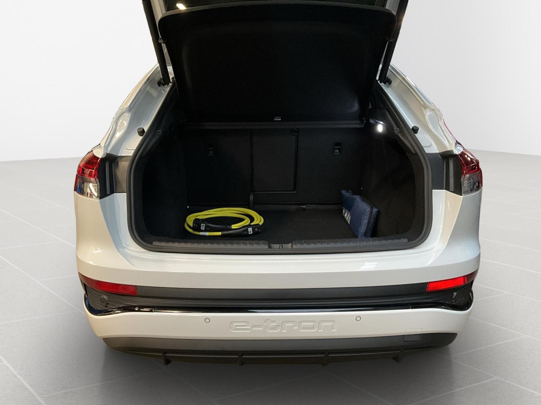 Audi Q4 e-tron 77kWh+SB+e-tron40+S-Line+P.Premium+Pano+Black-Style+Sonos (2022) - Foto 17