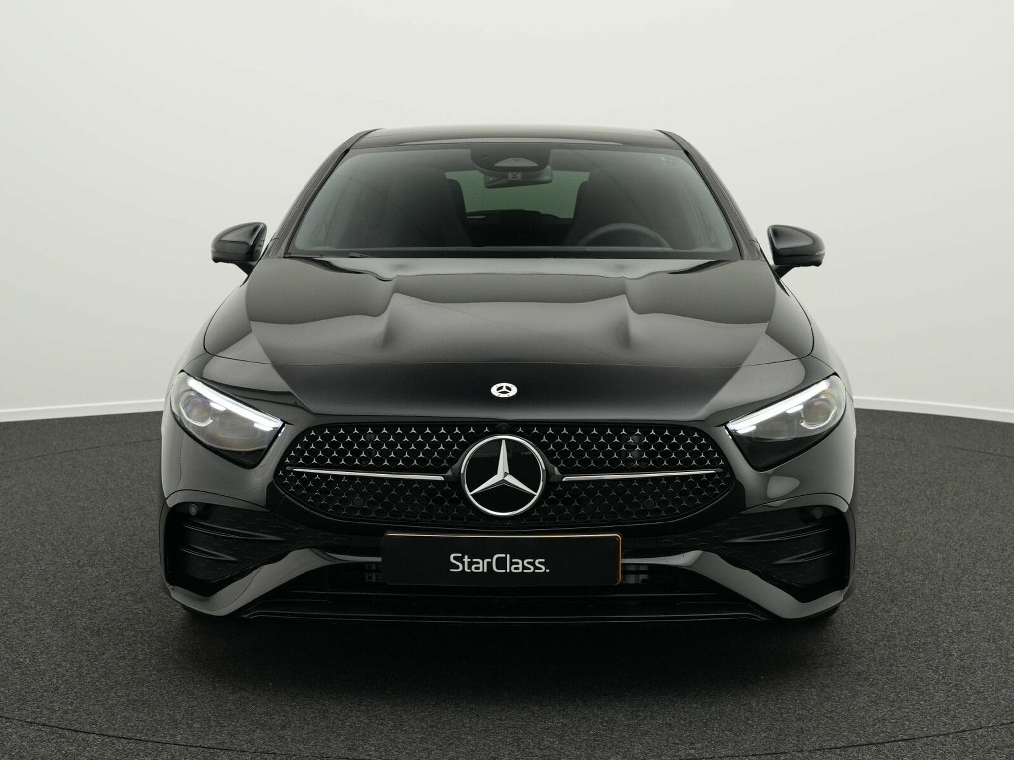 Mercedes A 200 d AMG-Line Premium Plus (2025) - Photo 2