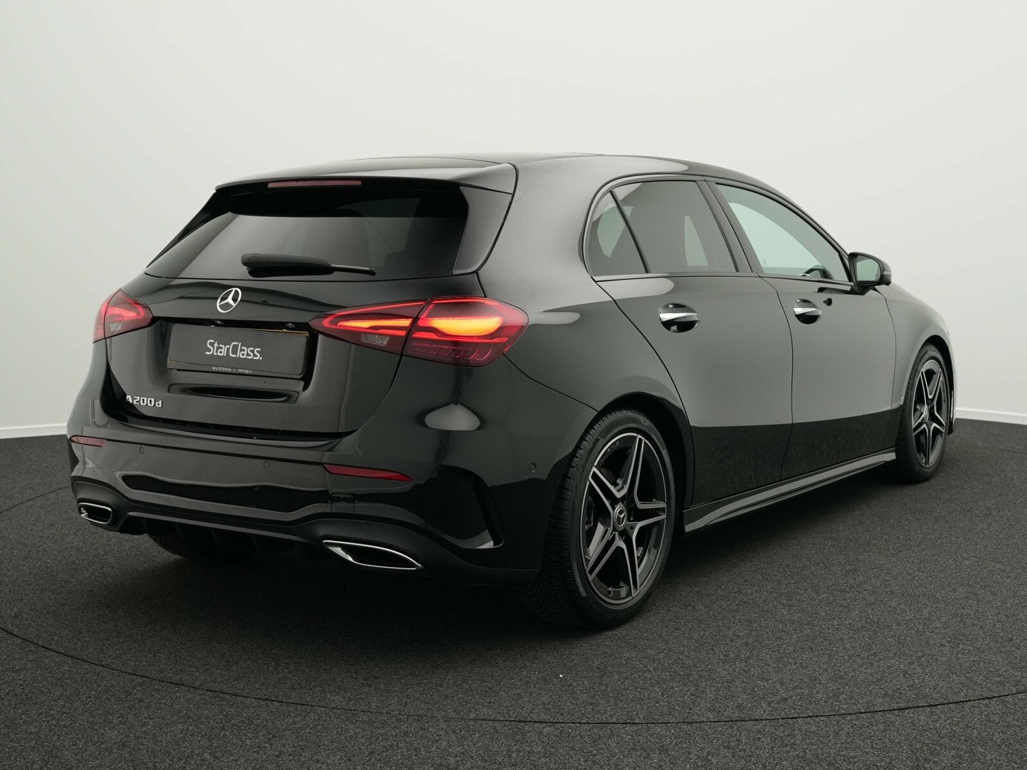 Mercedes A 200 d AMG-Line Premium Plus (2025) - Photo 3