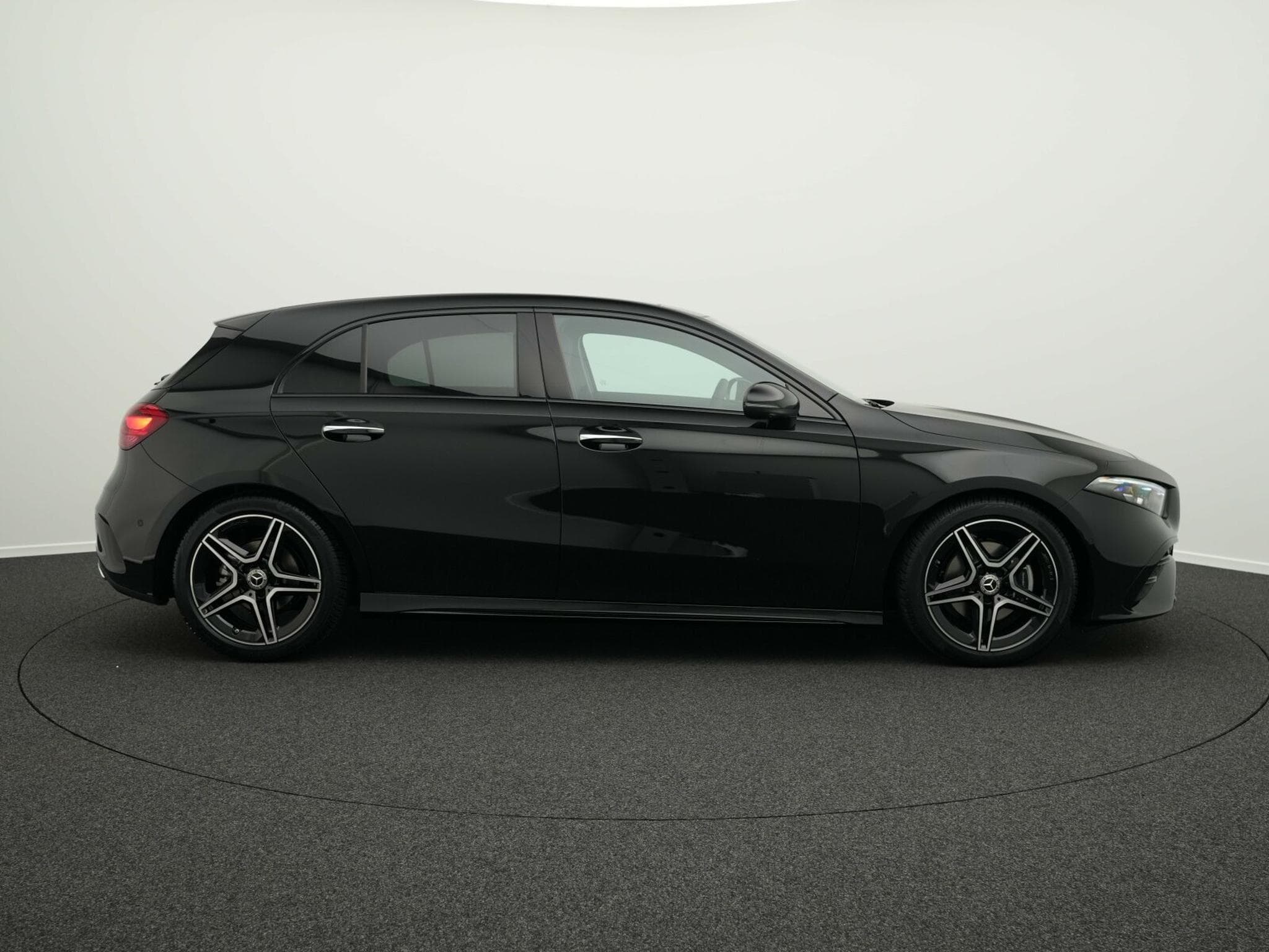 Mercedes A 200 d AMG-Line Premium Plus (2025) - Photo 5