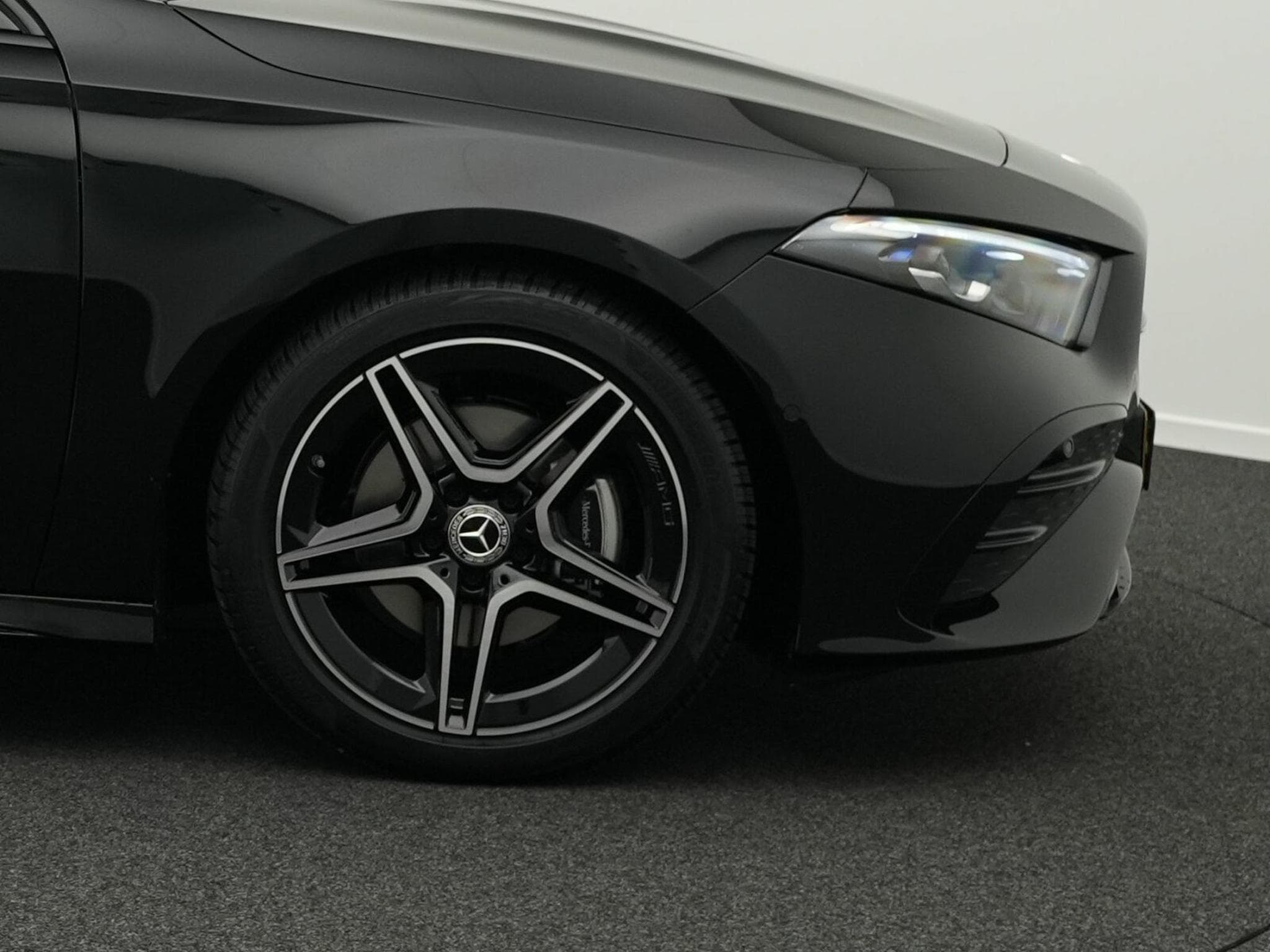 Mercedes A 200 d AMG-Line Premium Plus (2025) - Photo 8