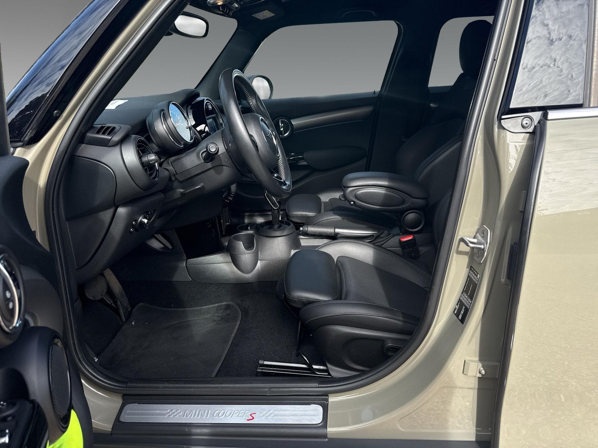 Mini Cooper +Chili-Paket+MINI Yours+Connected Navigation (2020) - Photo 7