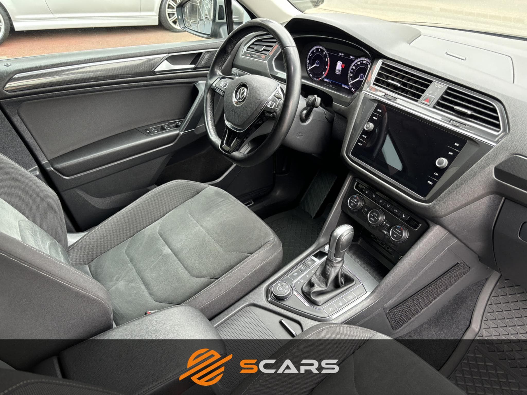 VW Tiguan Allspace 2.0 Tsi DSG 4Motion 7 places (2018) - Foto 8