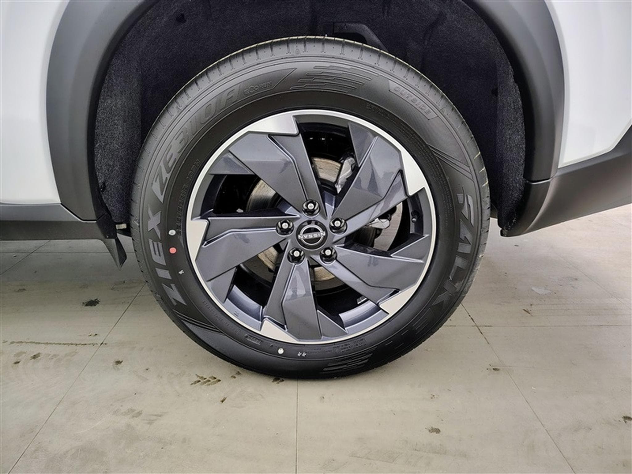 Nissan X-Trail 1.5 DIG-T 2WD X-Tronic Acenta 7pl. CARPLAY / FULL LED / CAM (2026) - Photo 6