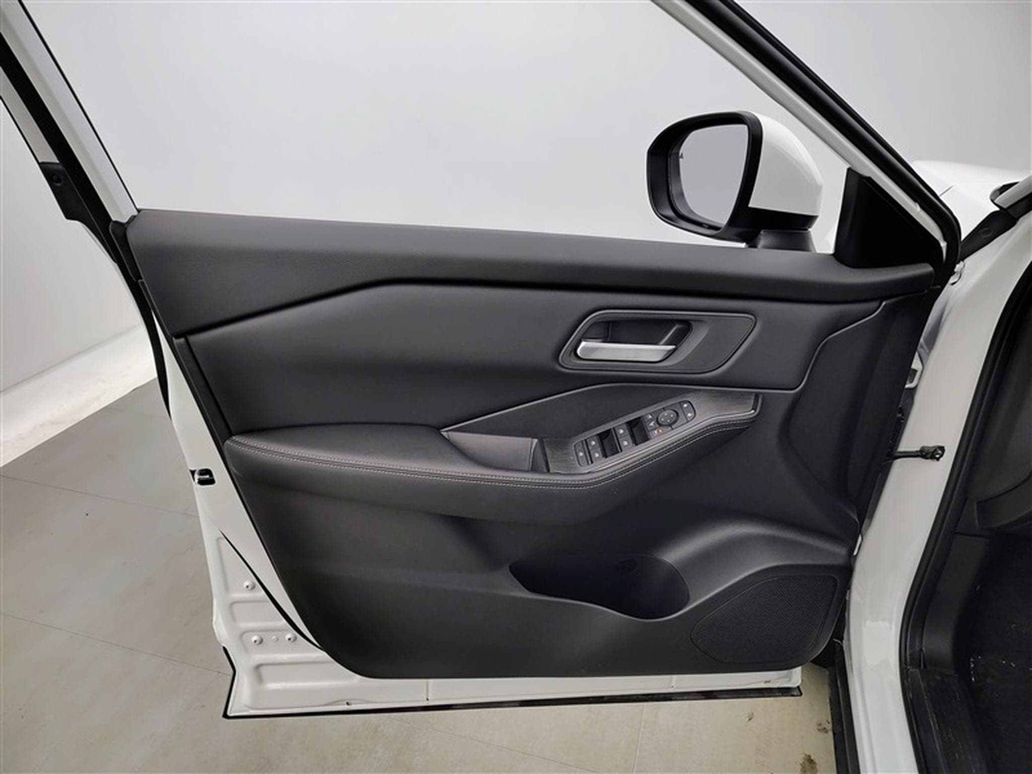 Nissan X-Trail 1.5 DIG-T 2WD X-Tronic Acenta 7pl. CARPLAY / FULL LED / CAM (2026) - Photo 17