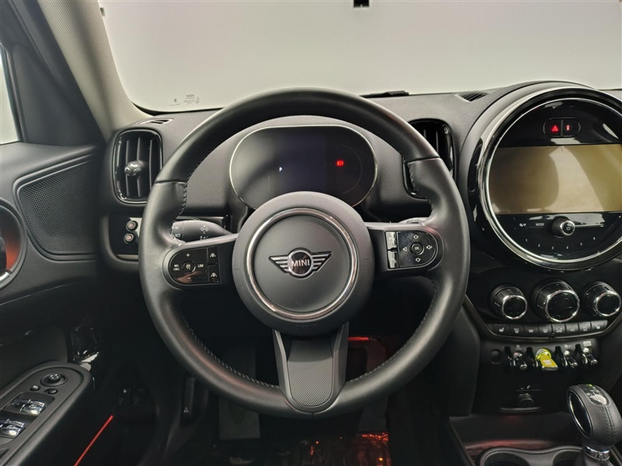 MINI Countryman 1.5A PHEV Cooper SE ALL4/NAVI/FULL LED/JA17/PDC (2023) - Photo 9