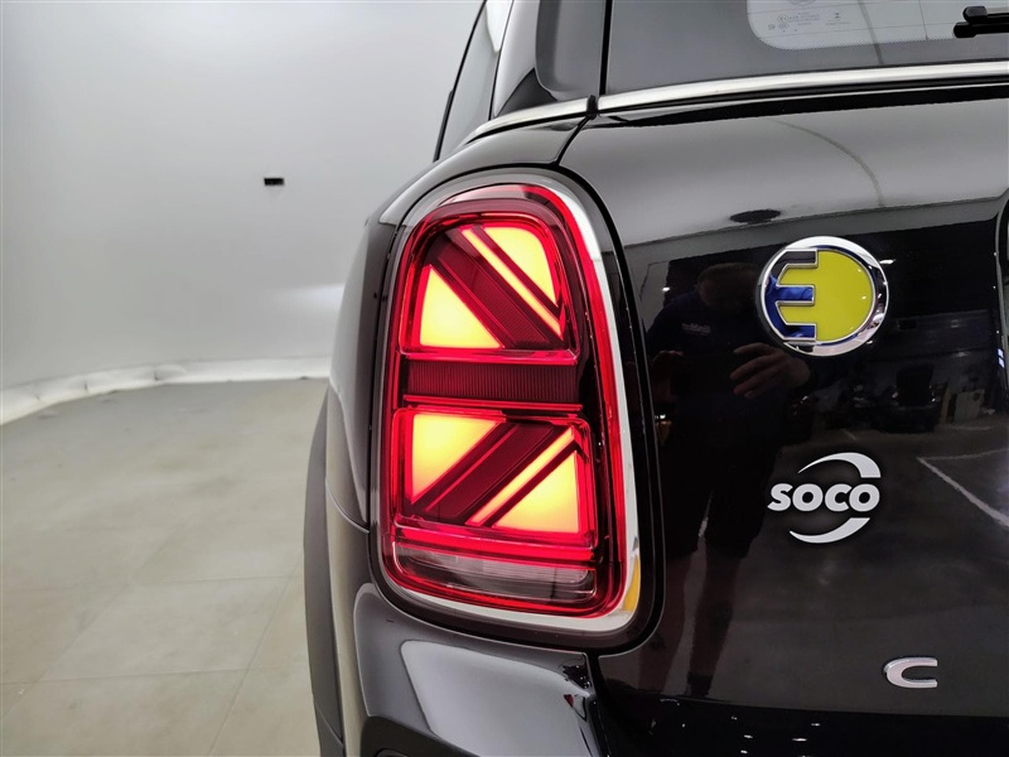 MINI Countryman 1.5A PHEV Cooper SE ALL4/NAVI/FULL LED/JA17/PDC (2023) - Photo 16