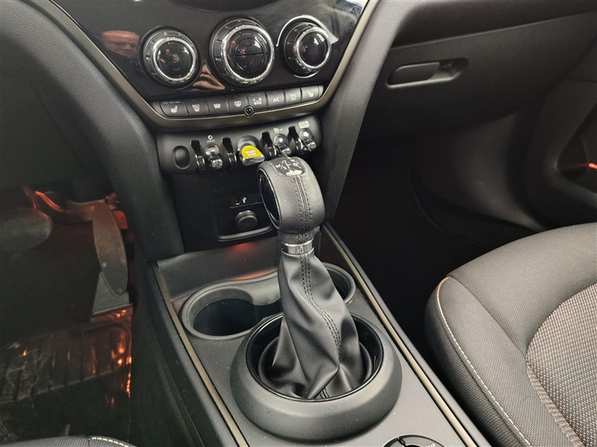 MINI Countryman 1.5A PHEV Cooper SE ALL4/NAVI/FULL LED/JA17/PDC (2023) - Photo 12