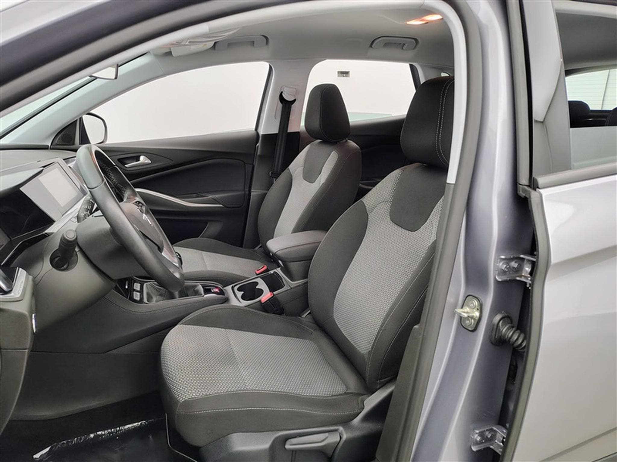 Opel Grandland 1.2 Turbo 130cv Edition CARPLAY / FULL LED /PDC AV-AR (2023) - Photo 7