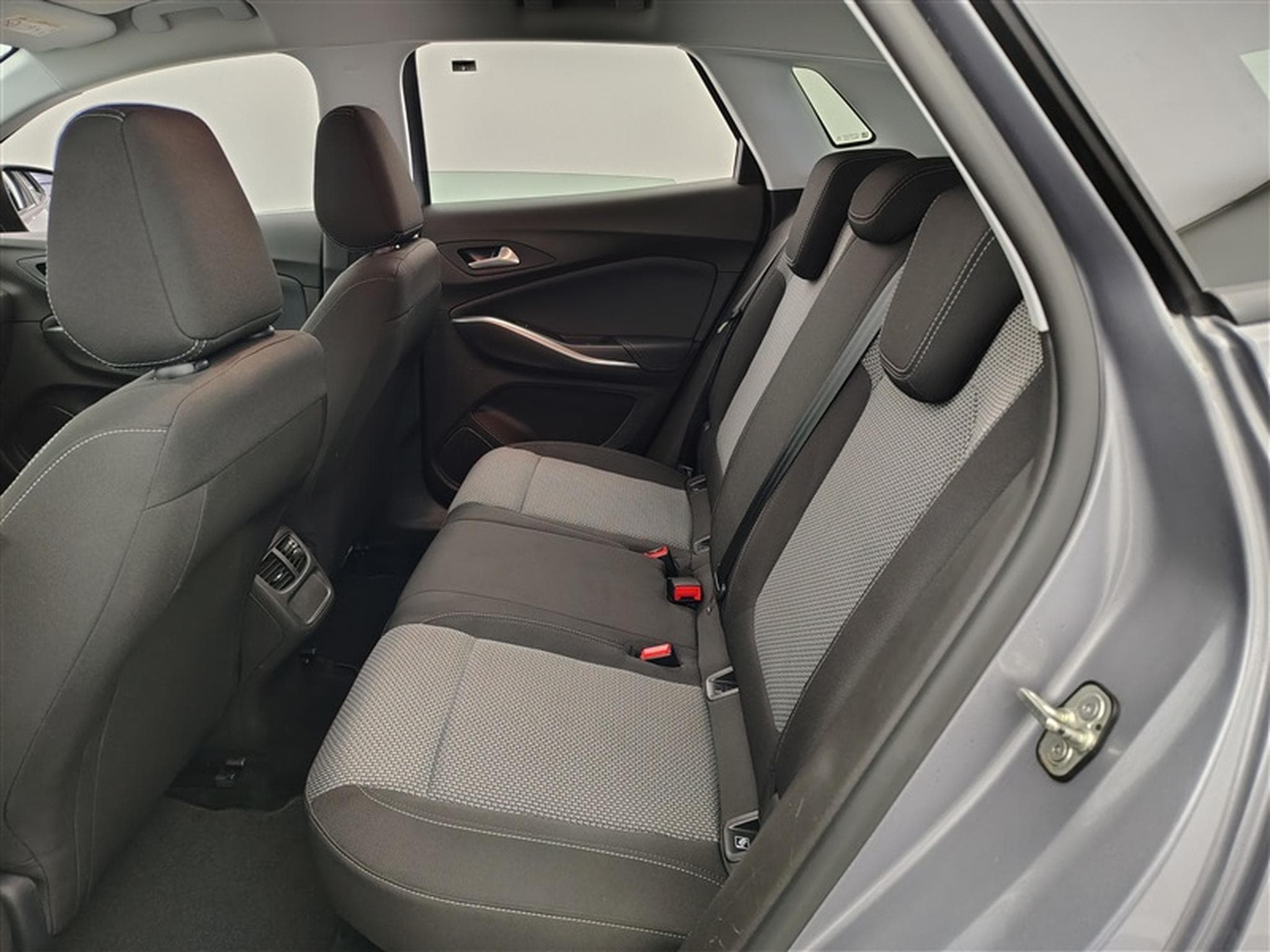 Opel Grandland 1.2 Turbo 130cv Edition CARPLAY / FULL LED /PDC AV-AR (2023) - Photo 13
