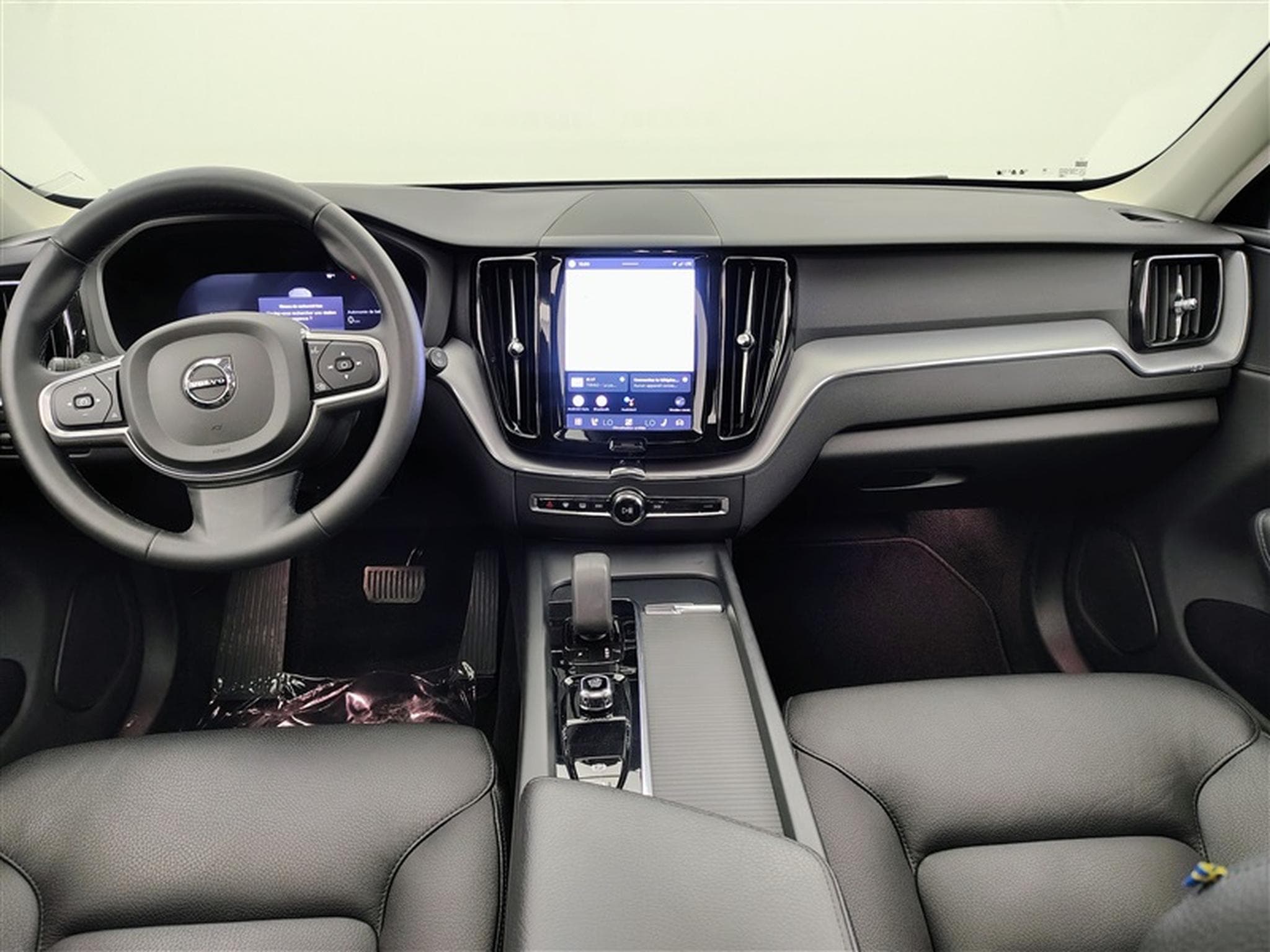 Volvo XC60 2.0 T6 PHEV AWD Inscription CUIR/NAVI/TO PANO/JA18 (2021) - Photo 8