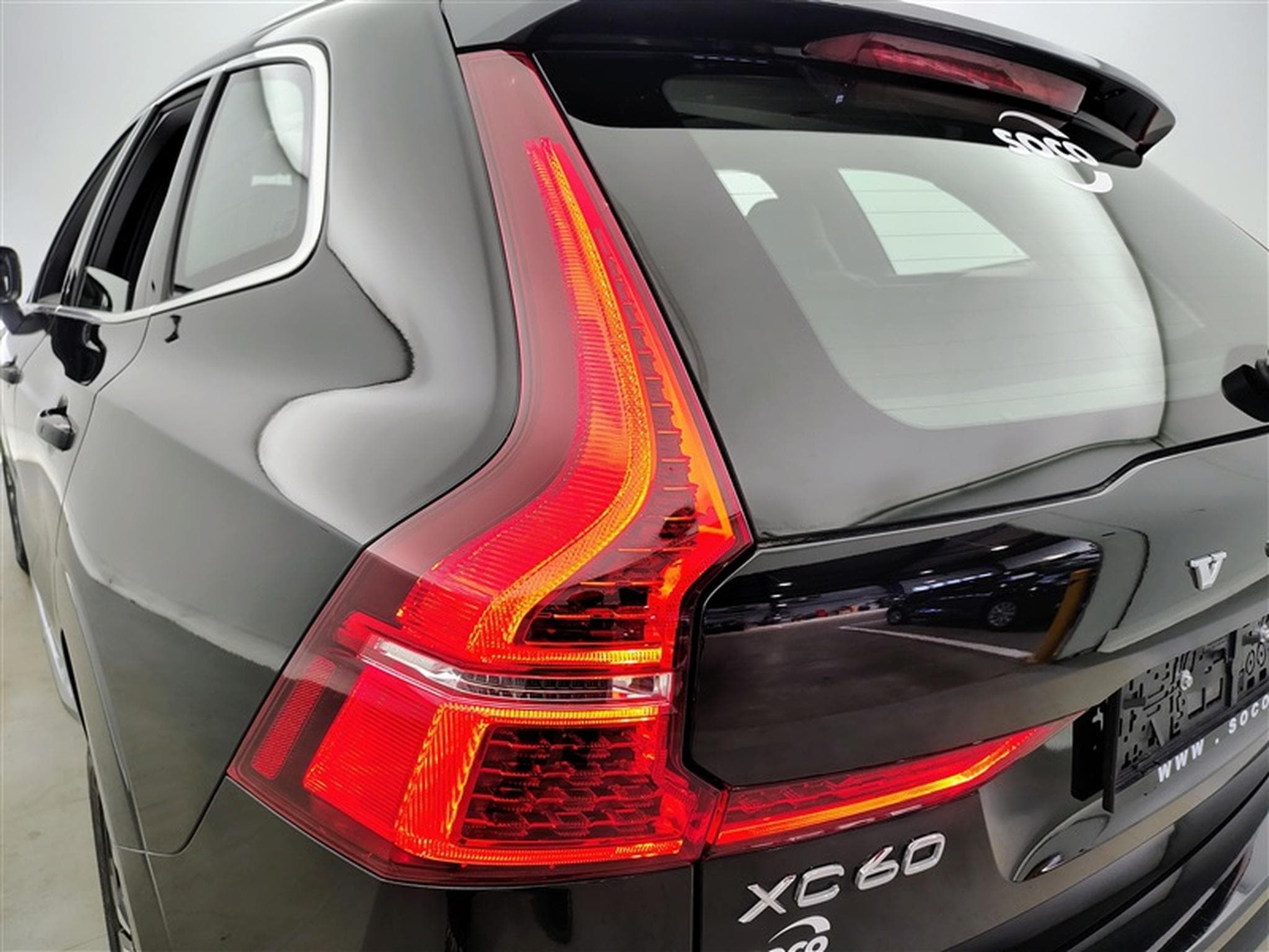 Volvo XC60 2.0 T6 PHEV AWD Inscription CUIR/NAVI/TO PANO/JA18 (2021) - Photo 16