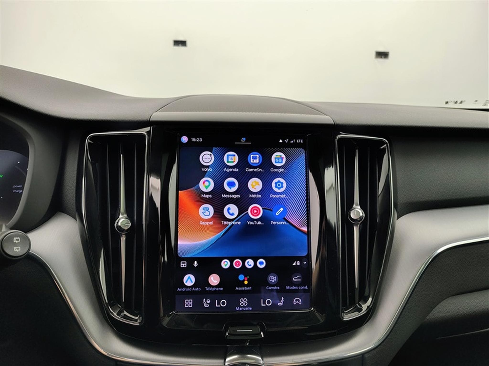Volvo XC60 2.0 T6 PHEV AWD Inscription CUIR/NAVI/TO PANO/JA18 (2021) - Photo 22