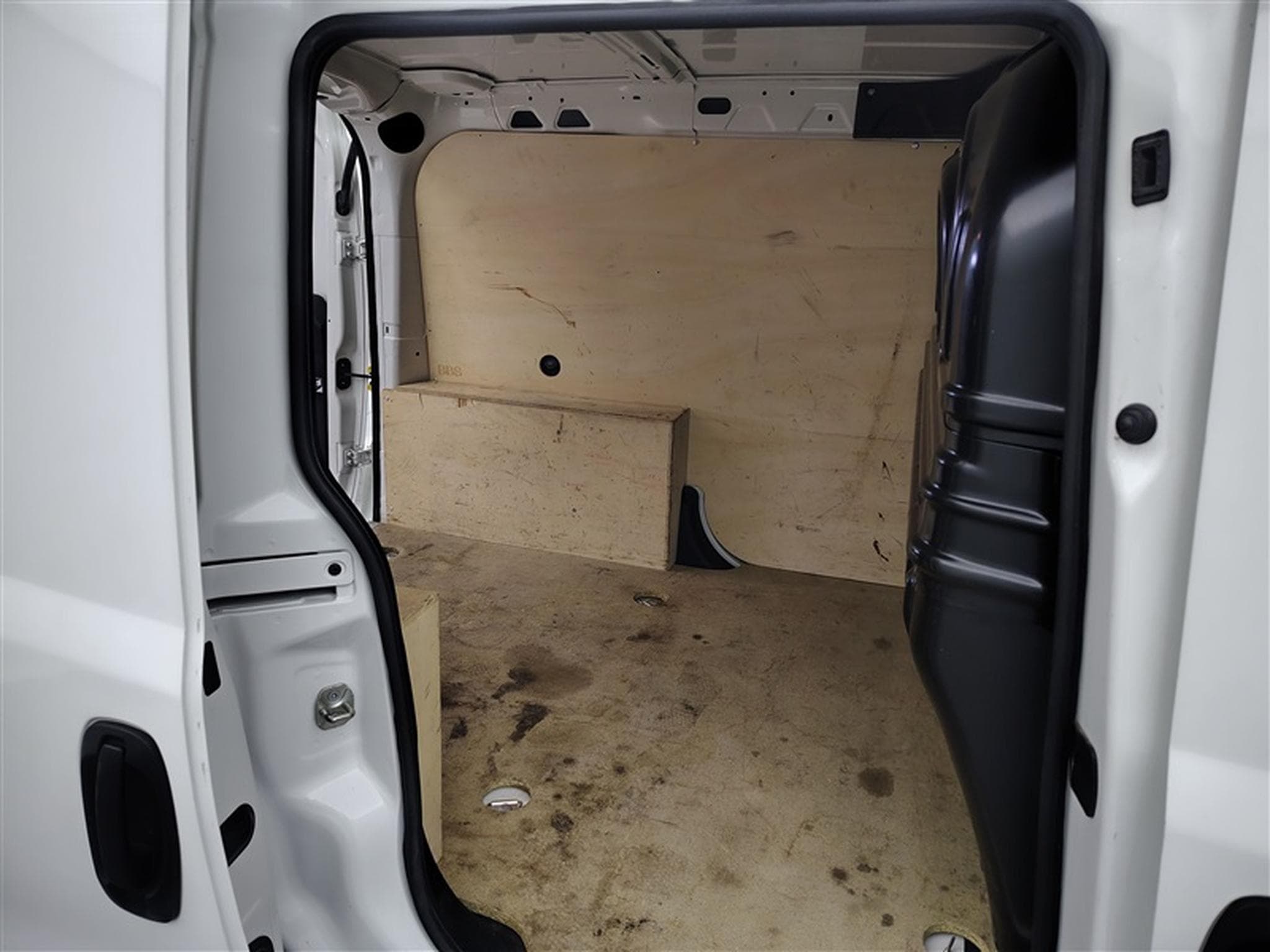 Fiat Doblo 1.6 MJET Cargo CLIM / CARPLAY (2023) - Foto 13