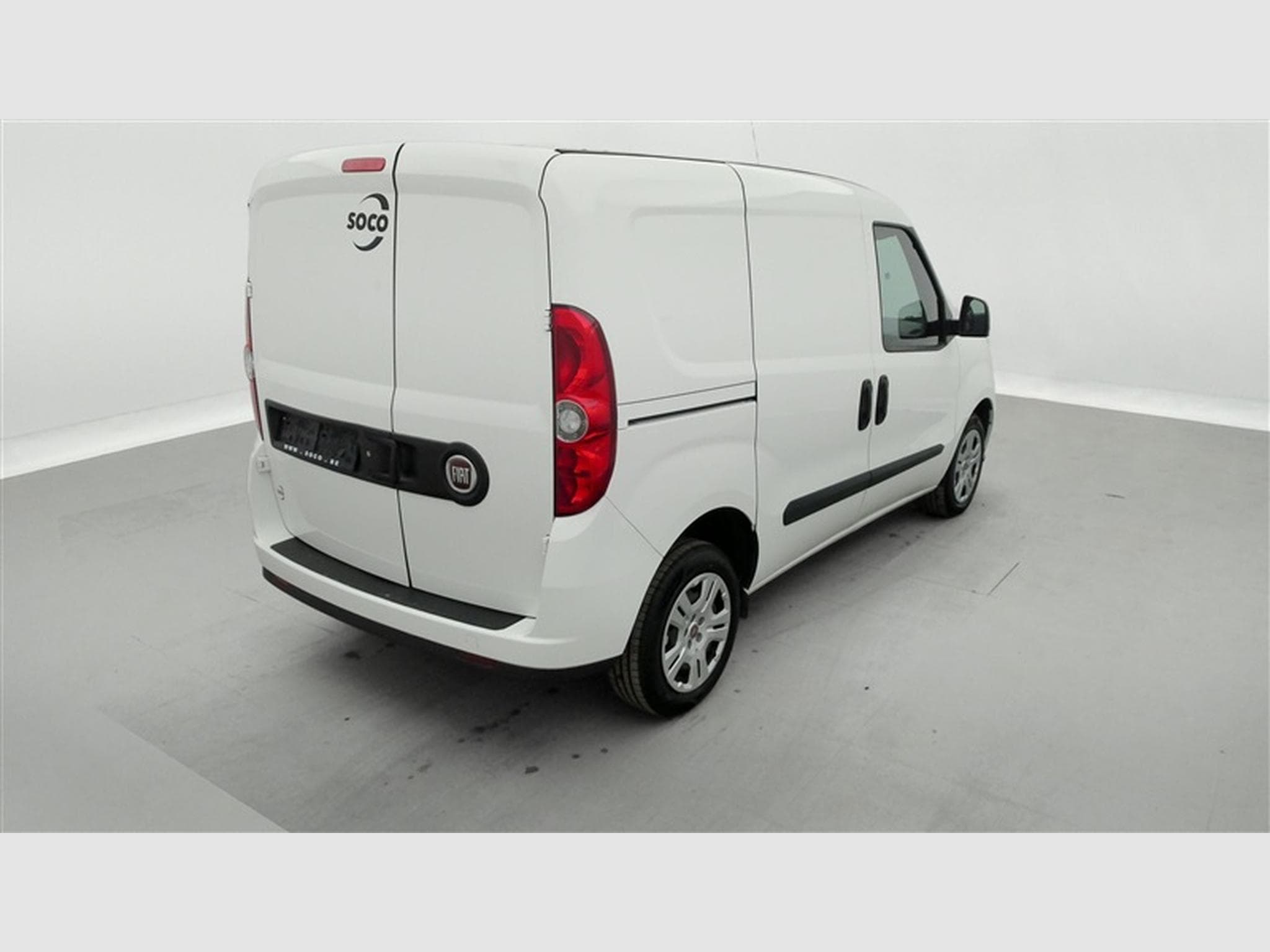 Fiat Doblo 1.6 MJET Cargo CLIM / CARPLAY (2023) - Foto 24