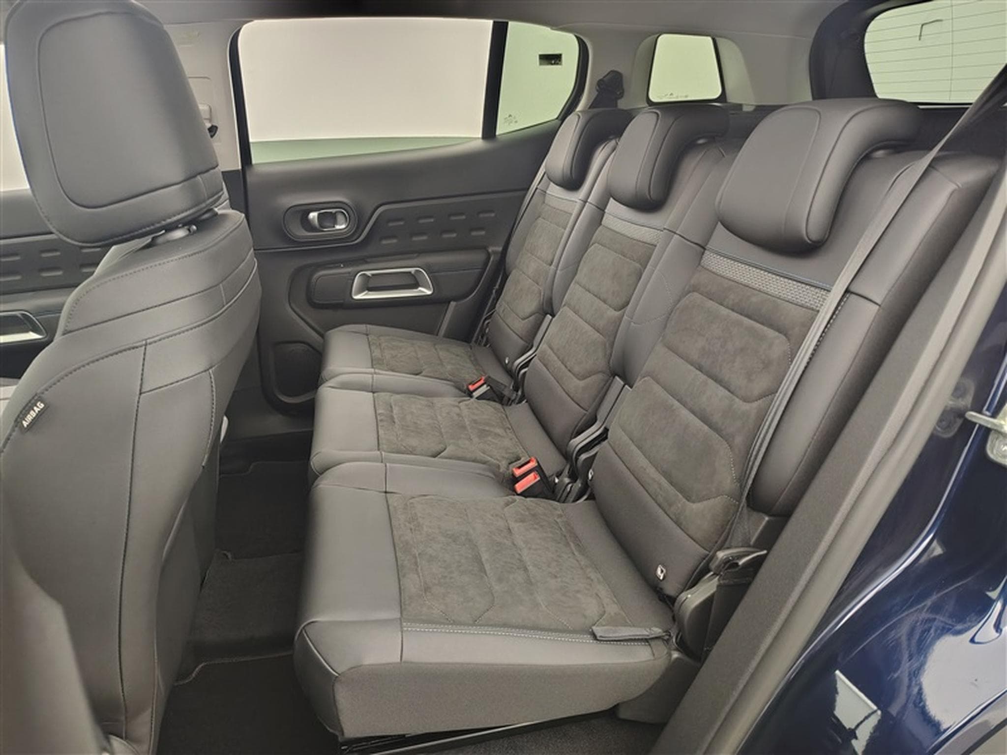 Citroën C5 Aircross 1.5 BlueHDi 130cv EAT8 MAX NAVI / FULL LED / TOIT PANO (2026) - Photo 13