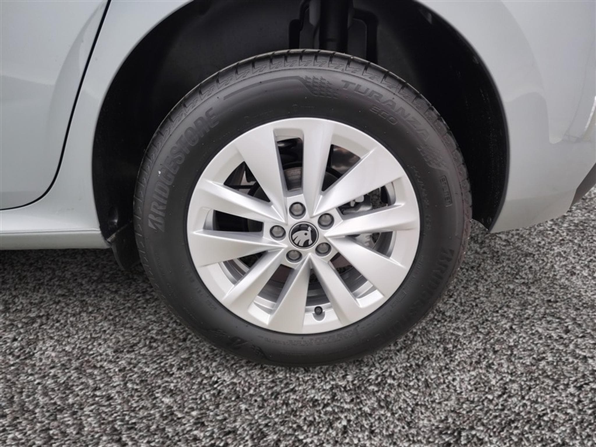 Skoda Kamiq 1.0 TSI 115cv DSG Selection CARPLAY / FULL LED / CAMERA (2026) - Photo 6