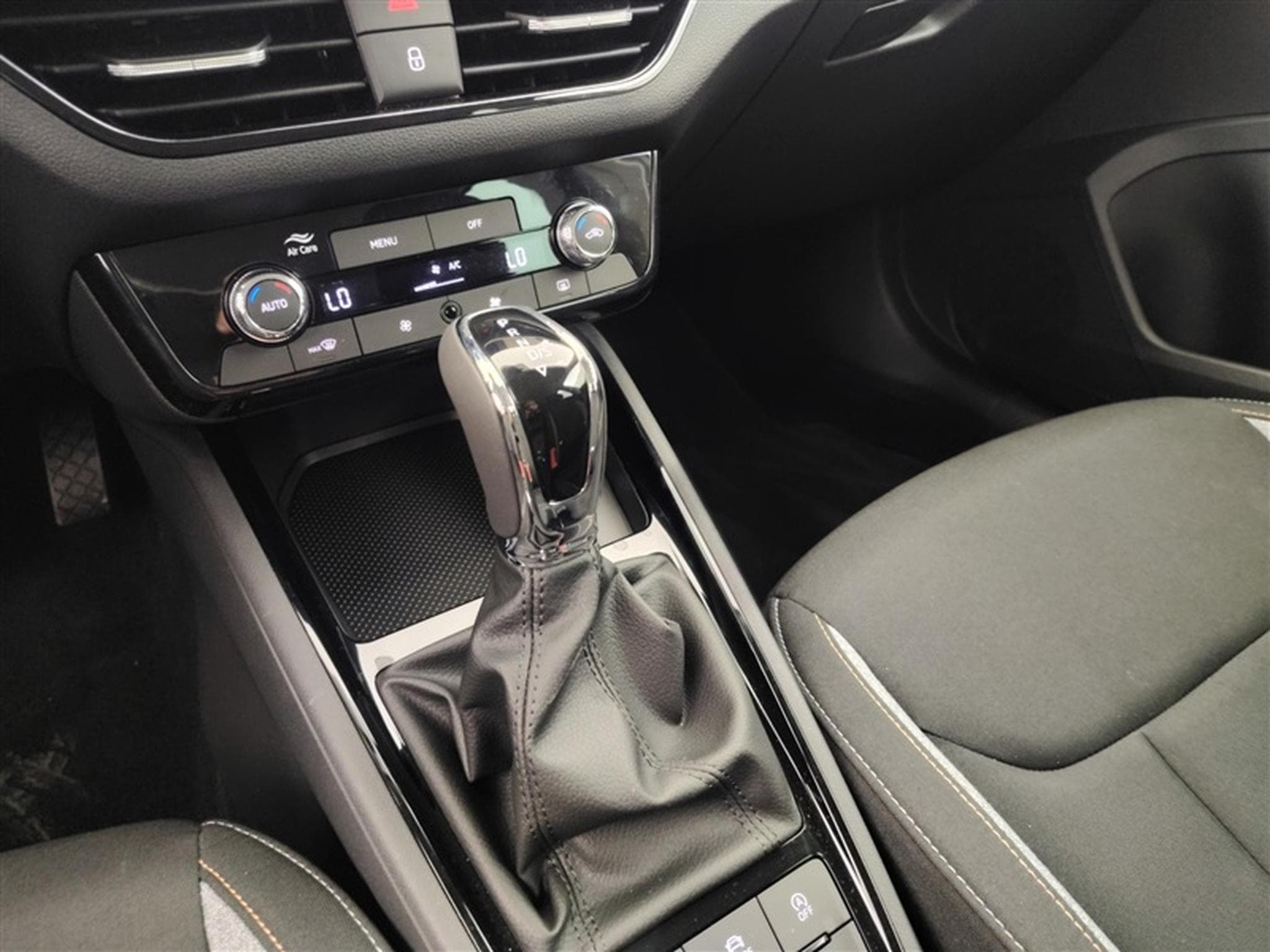 Skoda Kamiq 1.0 TSI 115cv DSG Selection CARPLAY / FULL LED / CAMERA (2026) - Photo 13