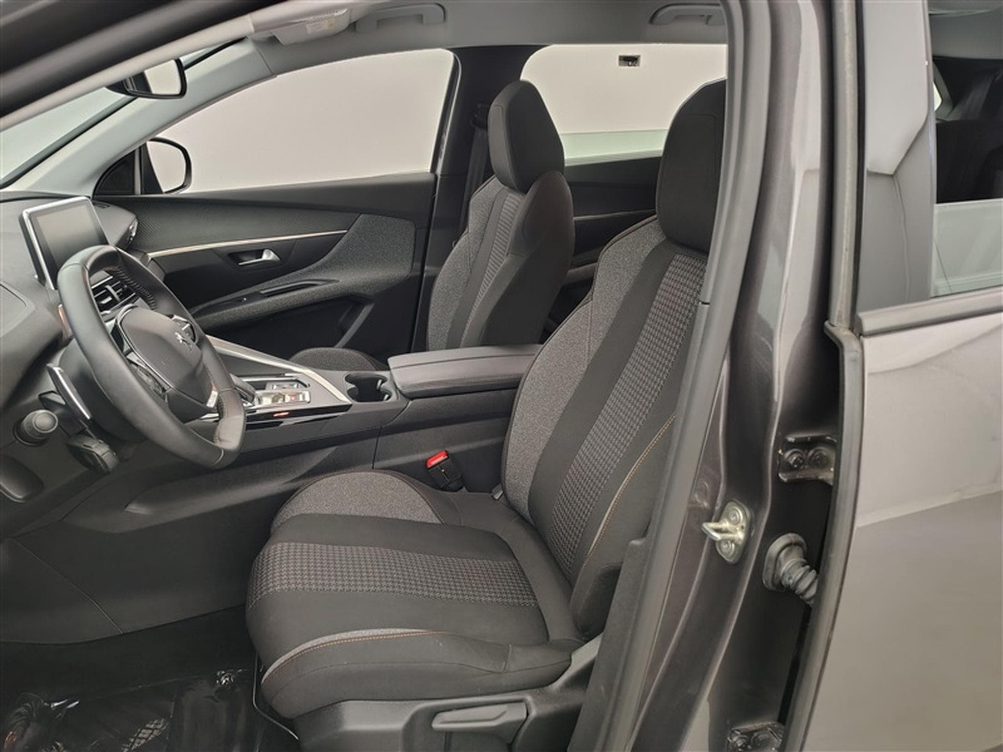 Peugeot 5008 1.2 PureTech 130cv EAT8 Active Pack 7pl. CARPLAY / FULL LED (2022) - Foto 7