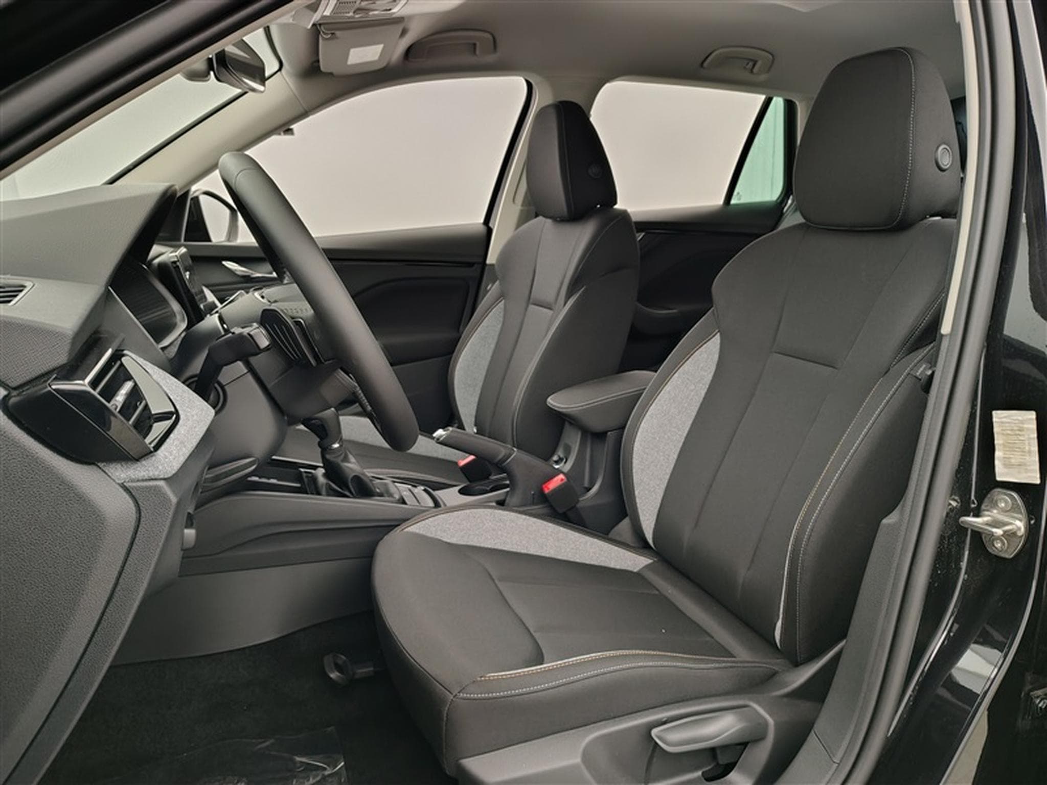 Skoda Kamiq 1.0 TSI 115cv DSG Selection CARPLAY / FULL LED / CAMERA (2026) - Photo 7