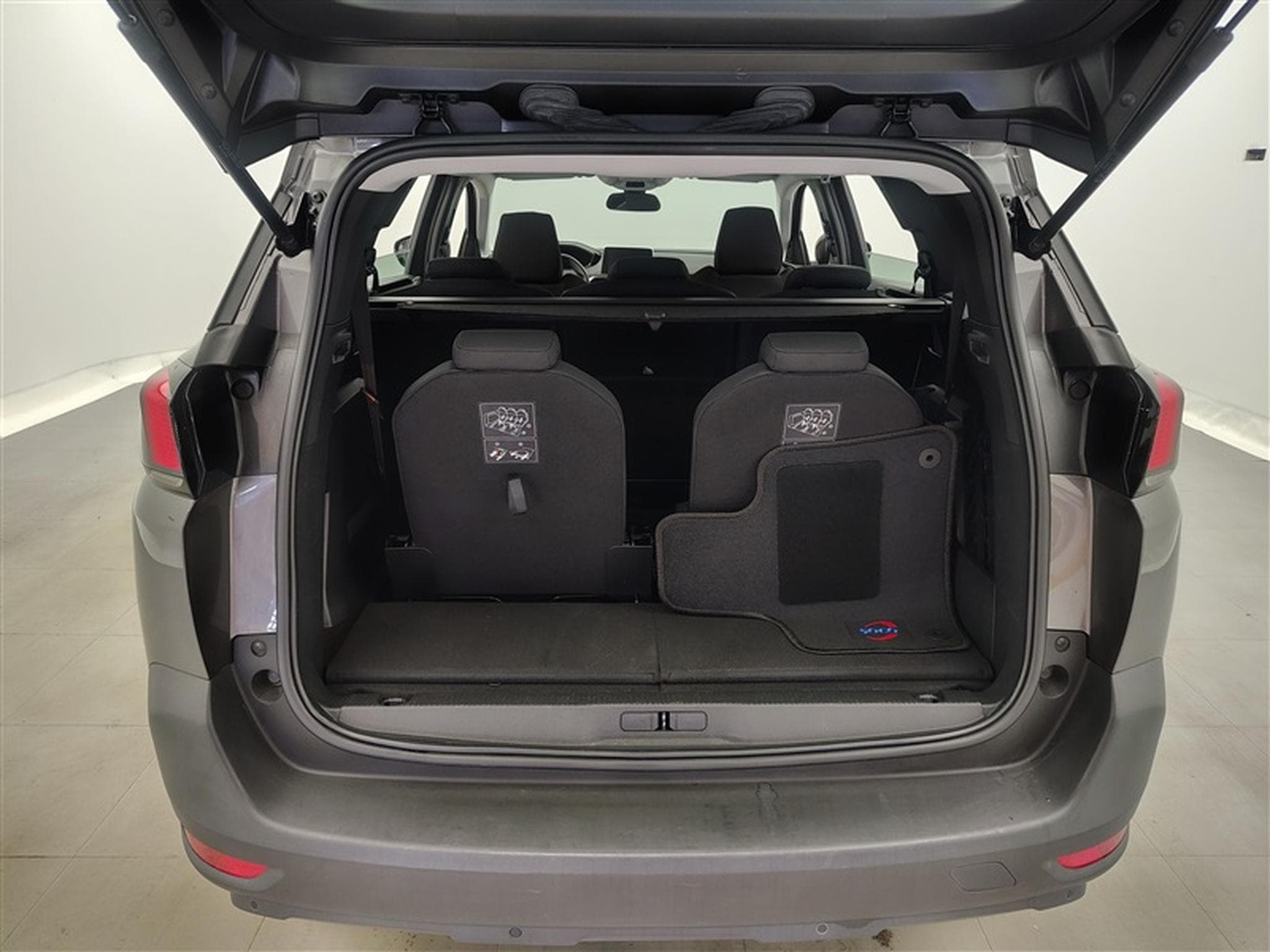 Peugeot 5008 1.2 PureTech 130cv EAT8 Active Pack 7pl. CARPLAY / FULL LED (2022) - Foto 14