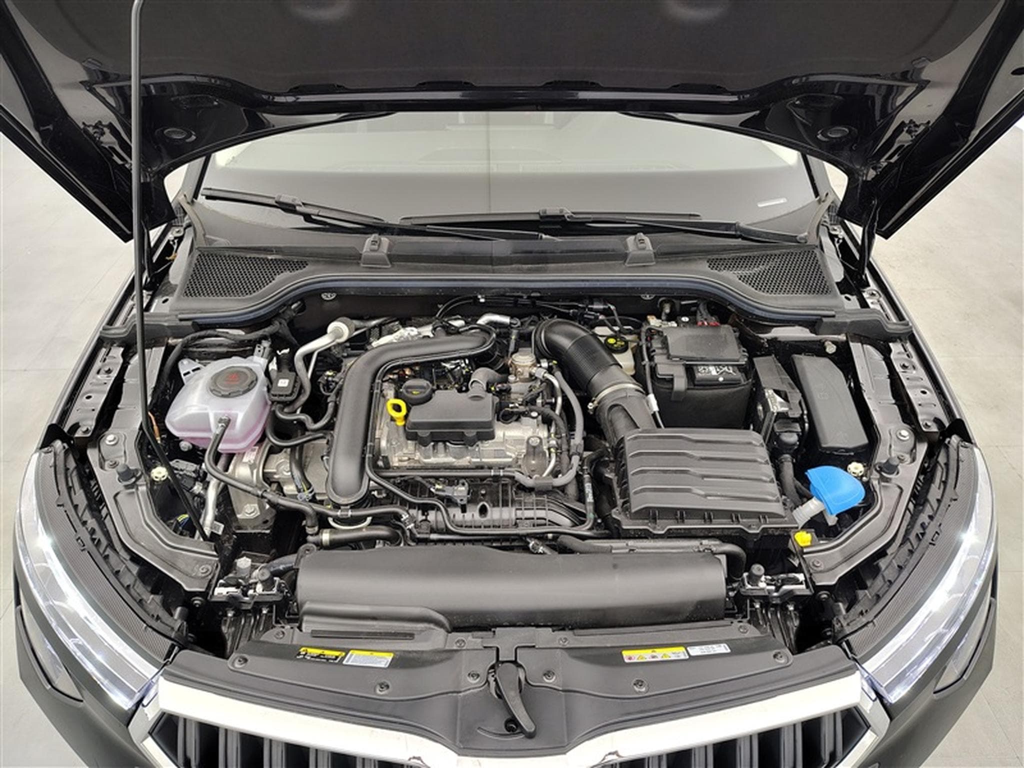 Skoda Kamiq 1.0 TSI 115cv DSG Selection CARPLAY / FULL LED / CAMERA (2026) - Photo 19