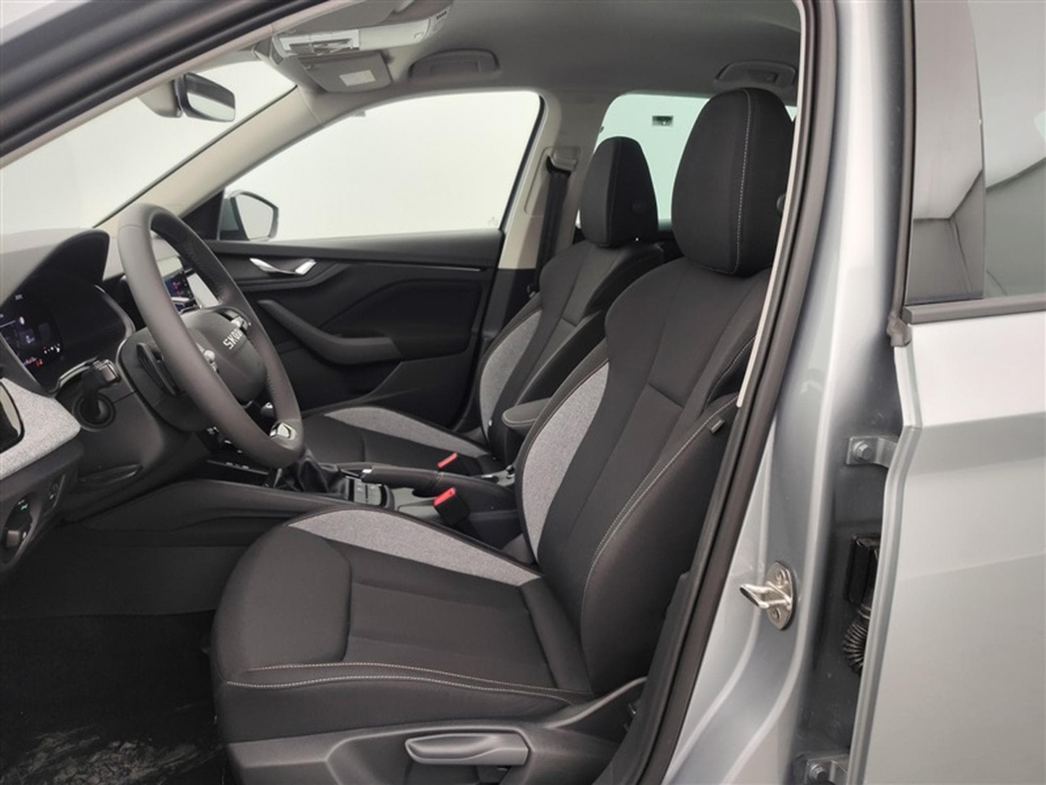 Skoda Kamiq 1.0 TSI 115cv DSG Selection CARPLAY / FULL LED / CAMERA (2026) - Photo 7